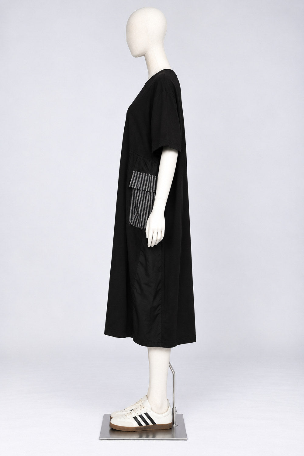 PO - Quinza Stripes Pocket Dress in Black