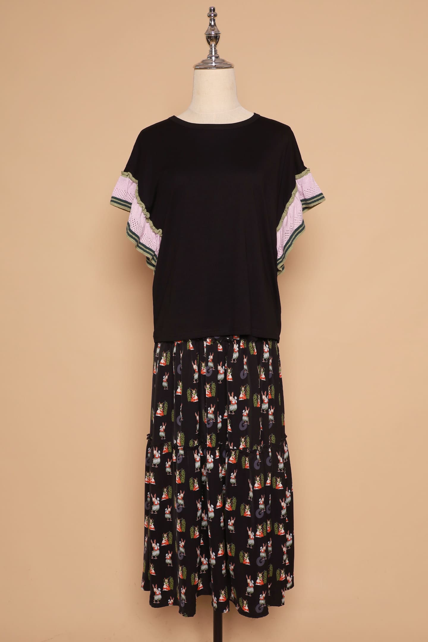 PO - Aurelia Contrast Sleeves Top in Black