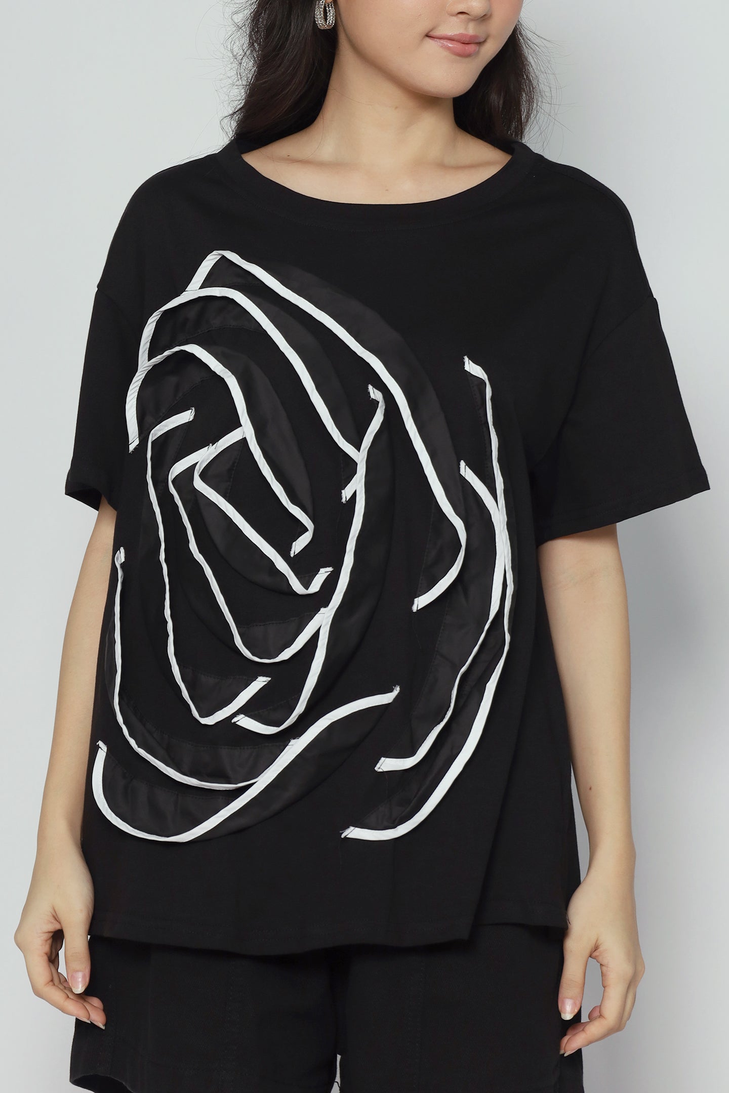 Baeri Rosette Top in Black