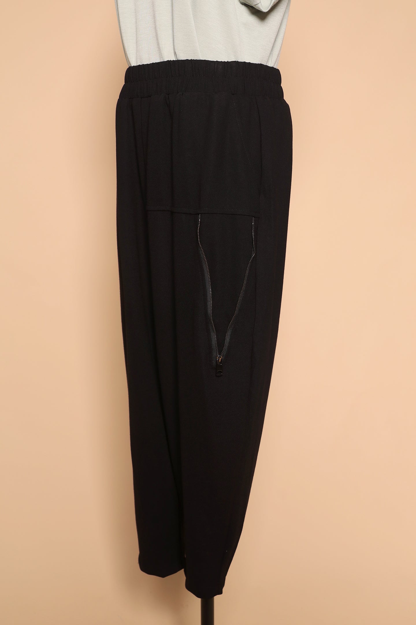 PO - Broom Zipper Pants