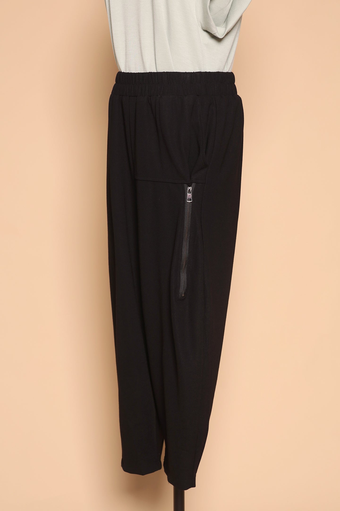 PO - Broom Zipper Pants