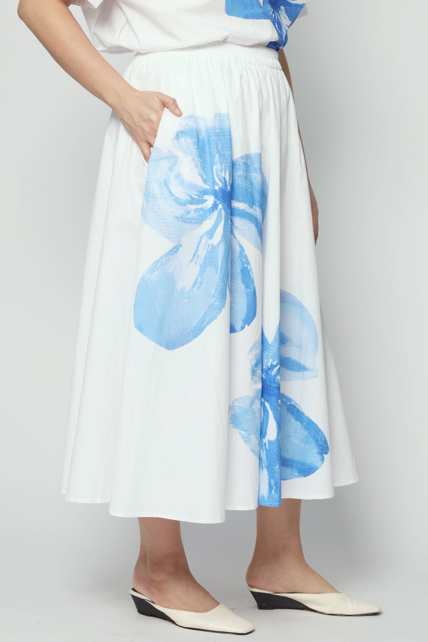 Backorders Cheong 2 in 1 Top and Skirt Set in White