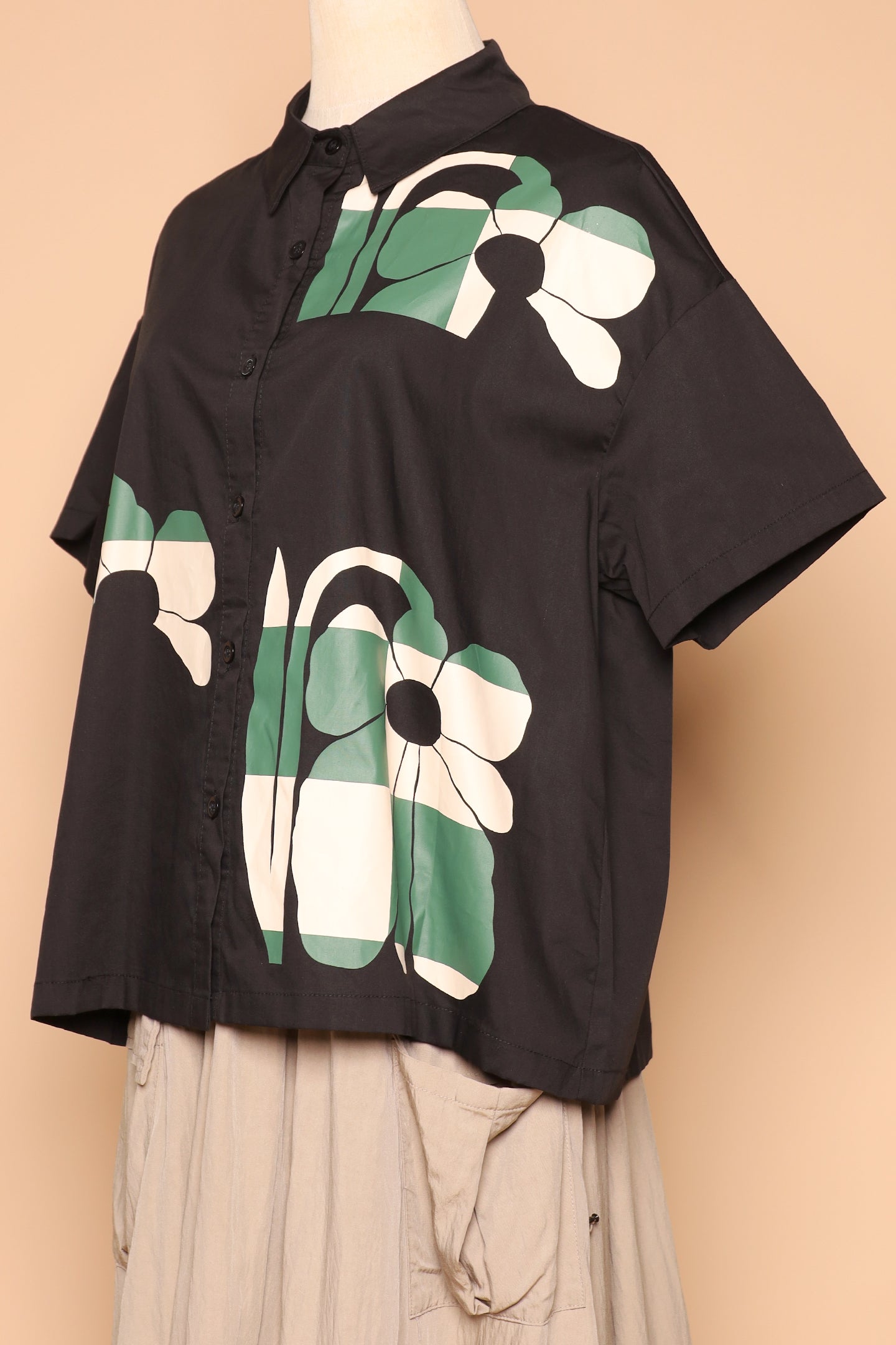 PO - Chow Shirt in Green Geometric