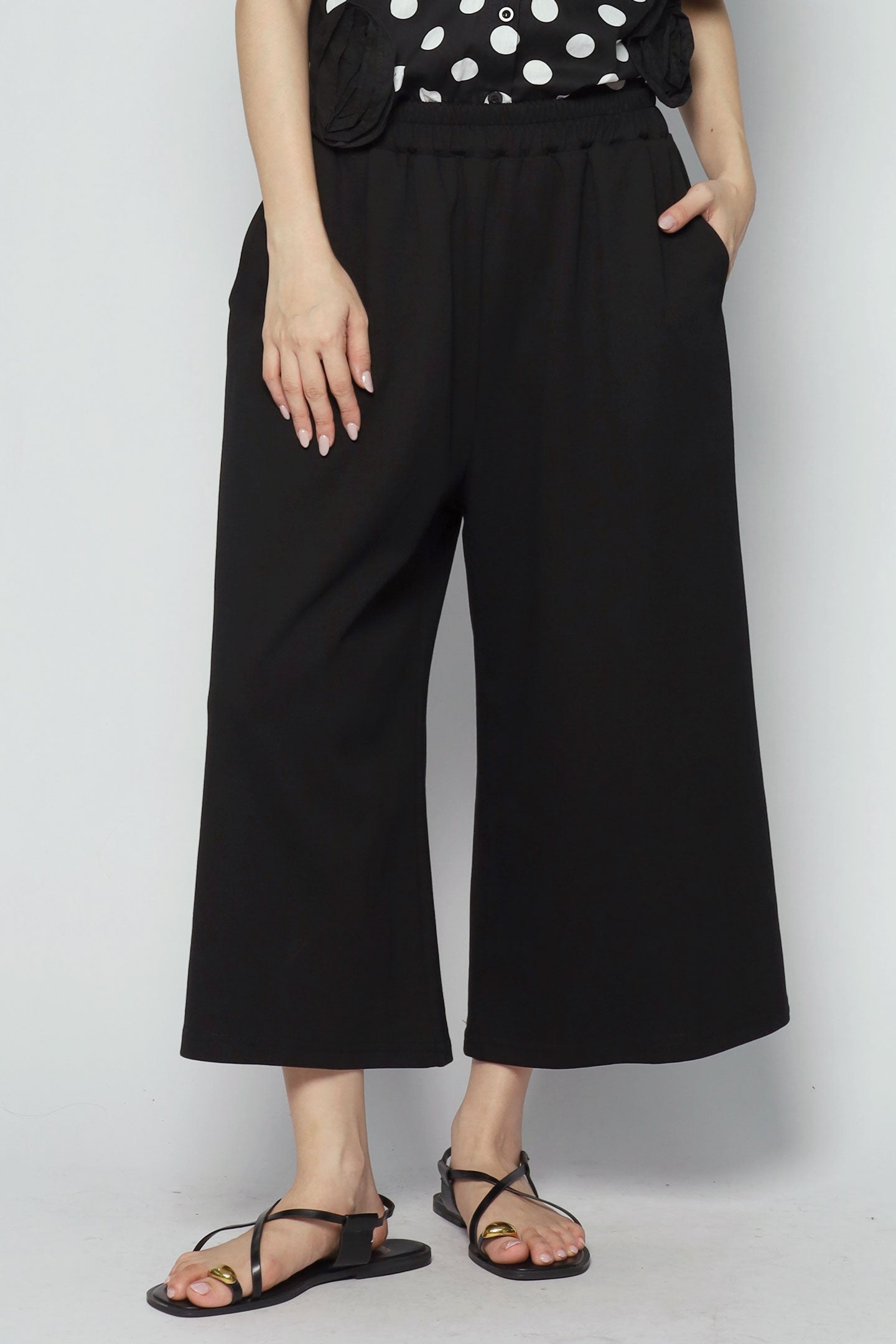 Backorders Calista Culottes in Black