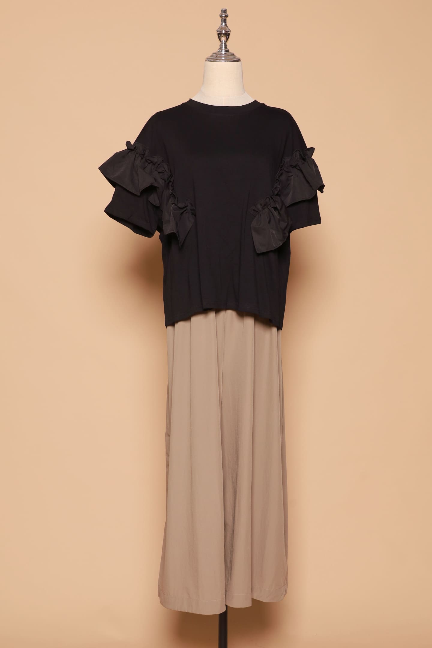 PO - Caran Frill Top in Black