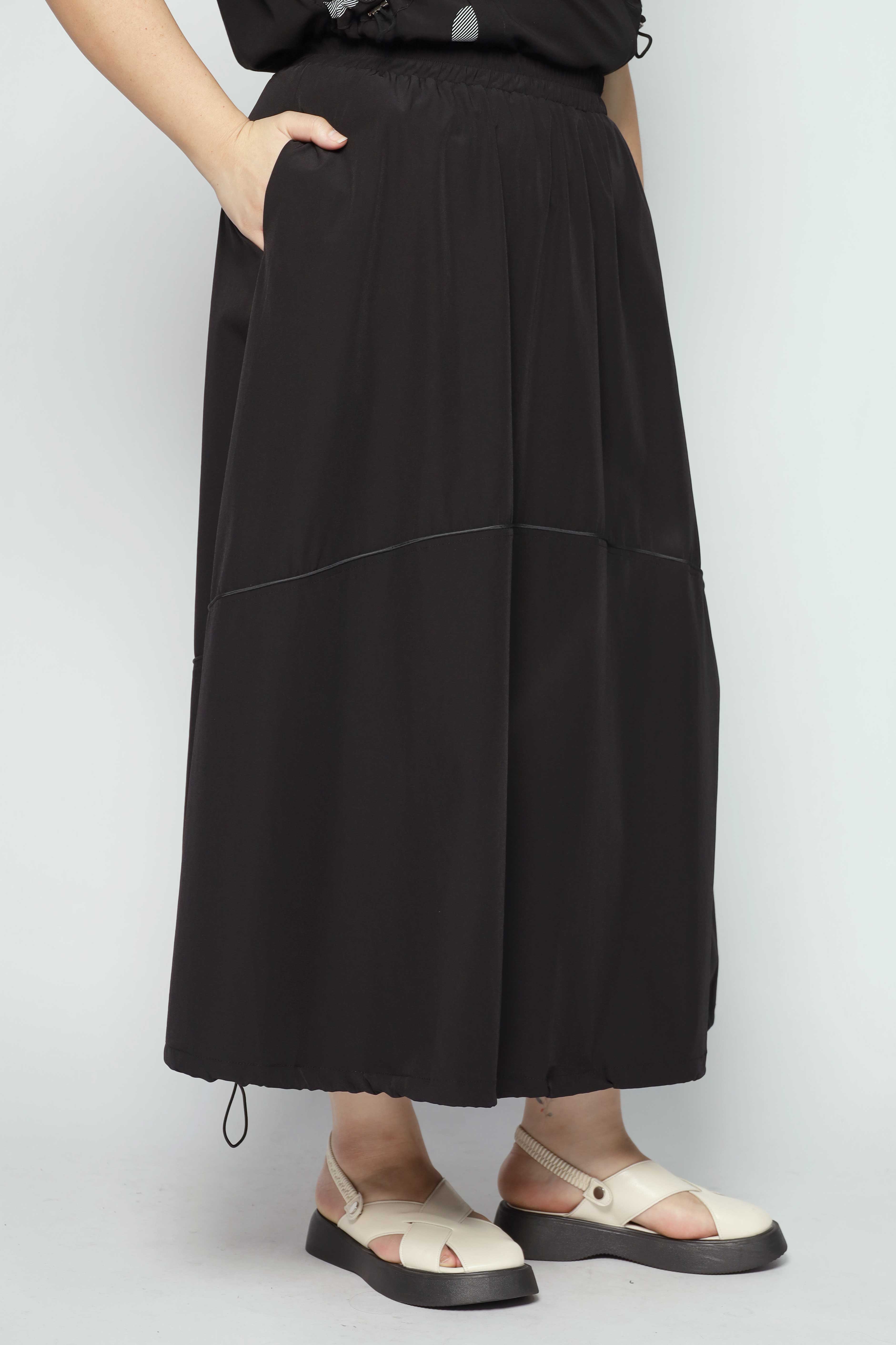 Choi Skirt in Black