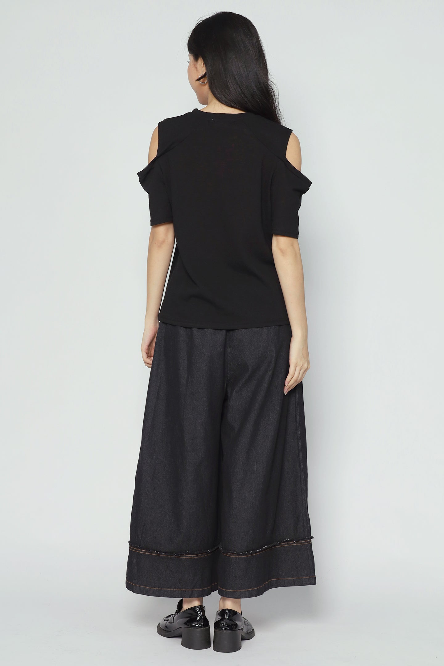 Dew Cold Shoulder Top in Black