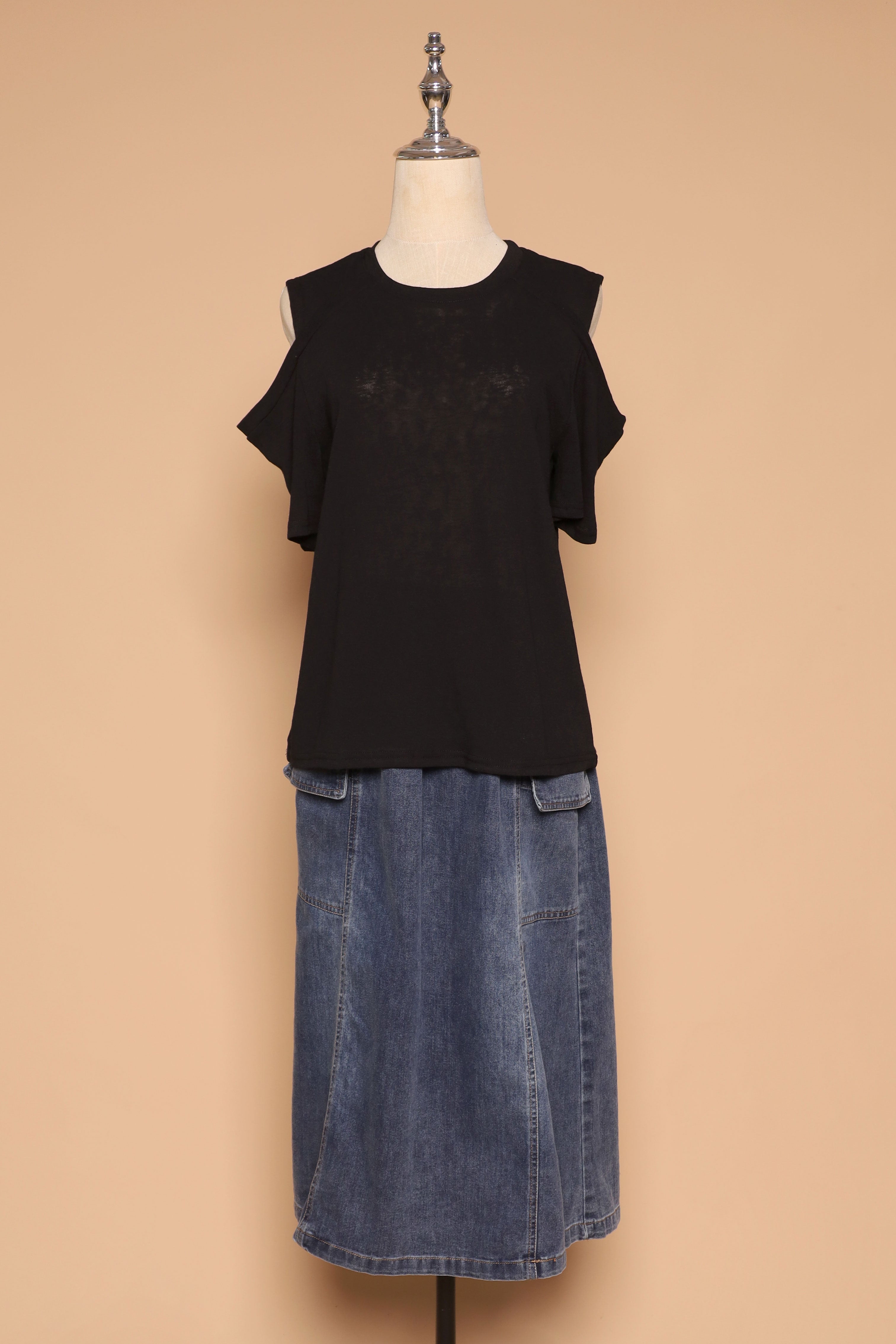 PO - Dew Cold Shoulder Top in Black