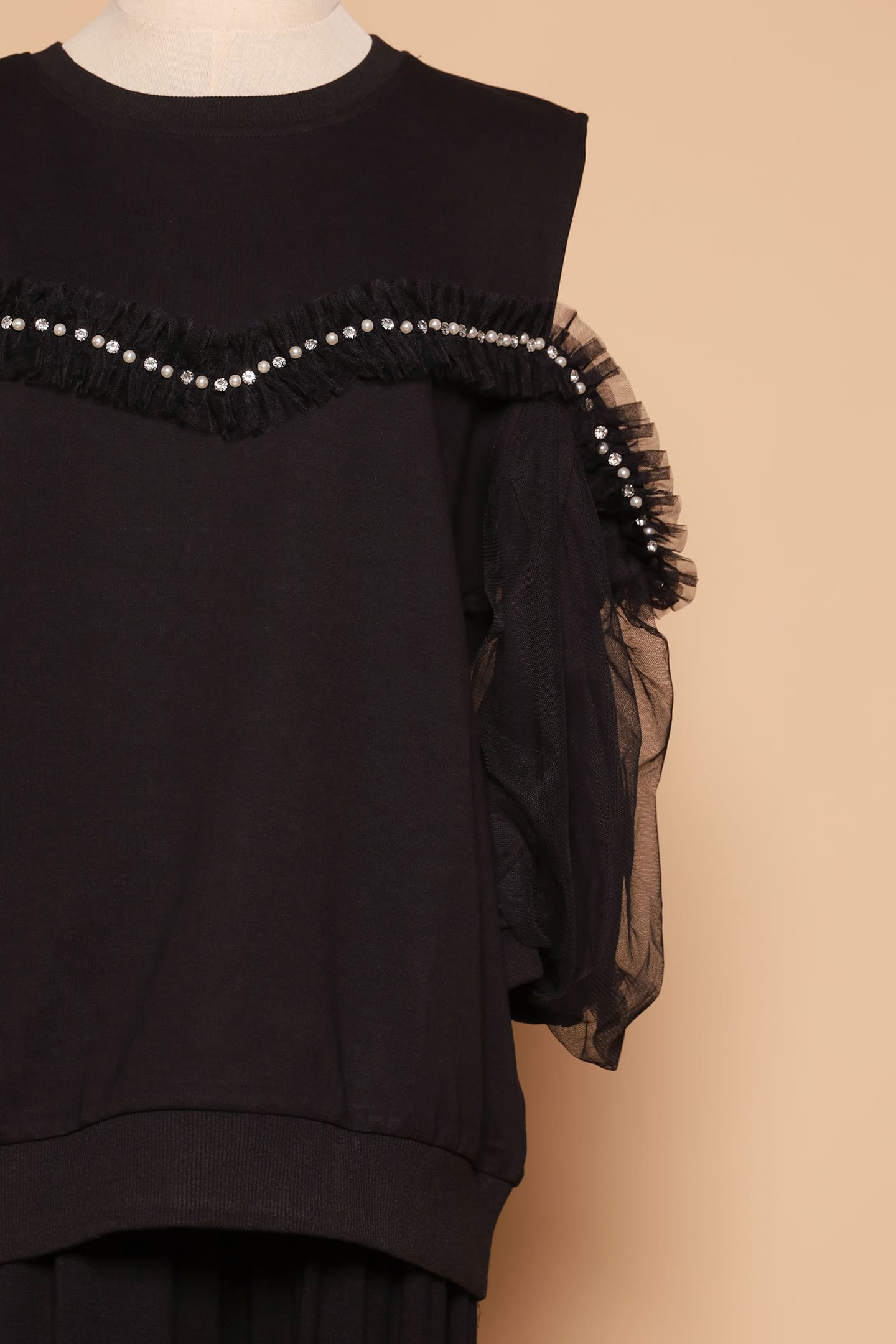 PO - Didi Cold Shoulder Top in Black