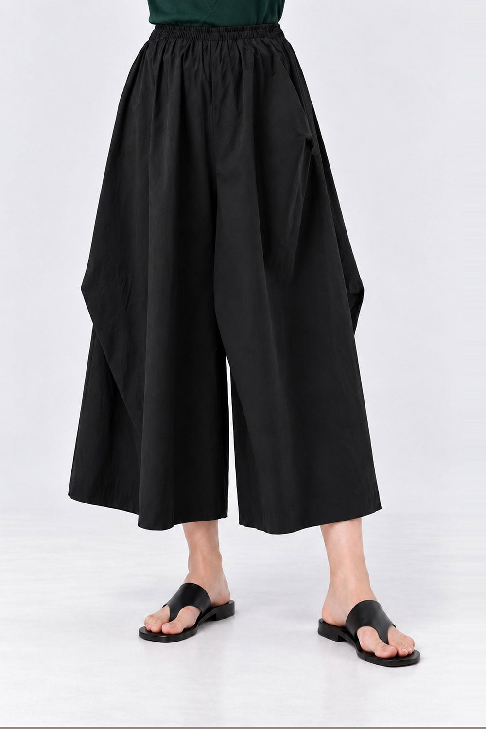 Backorders Dreama Culottes in Black