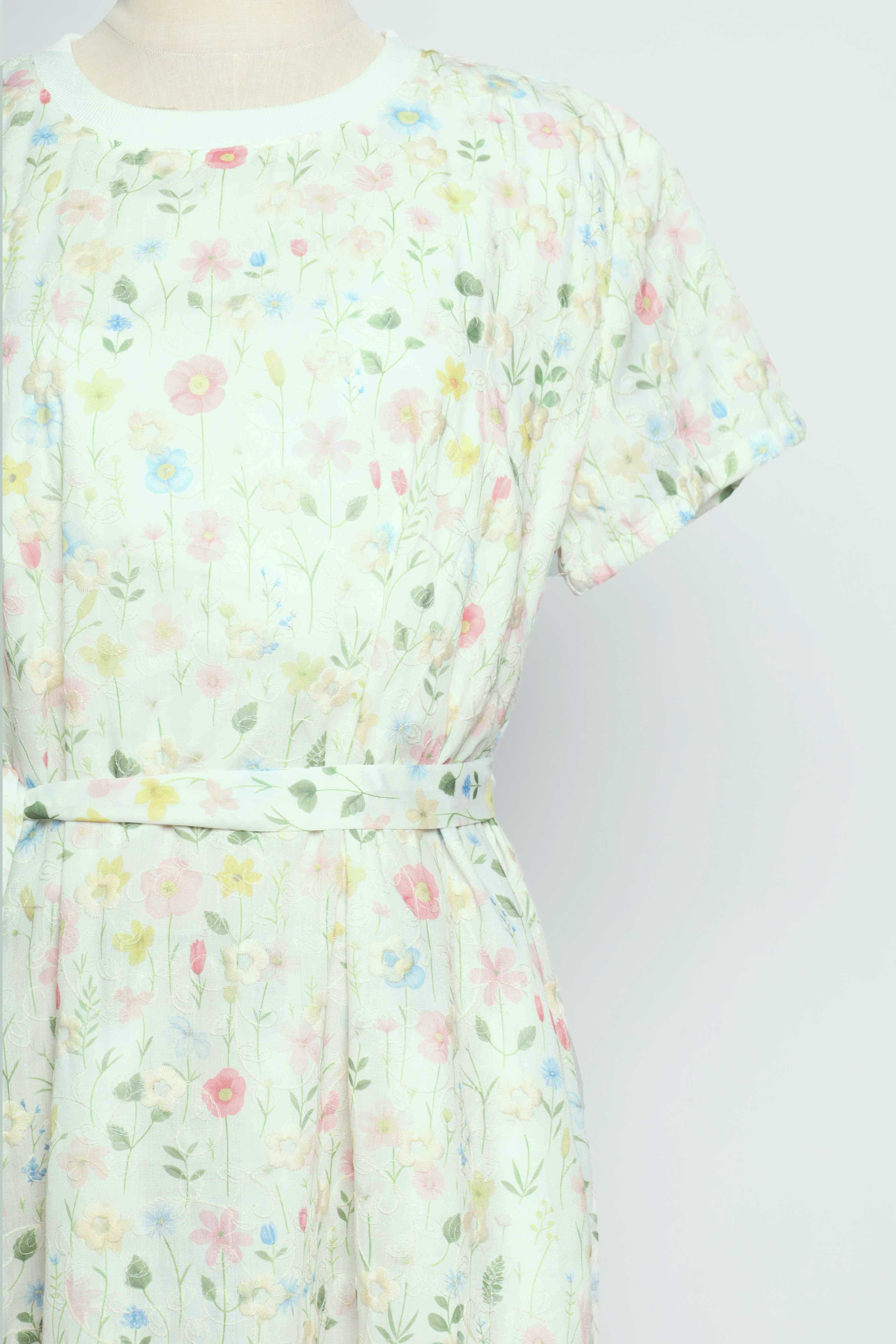 Gisele Dress in Lace Jardin