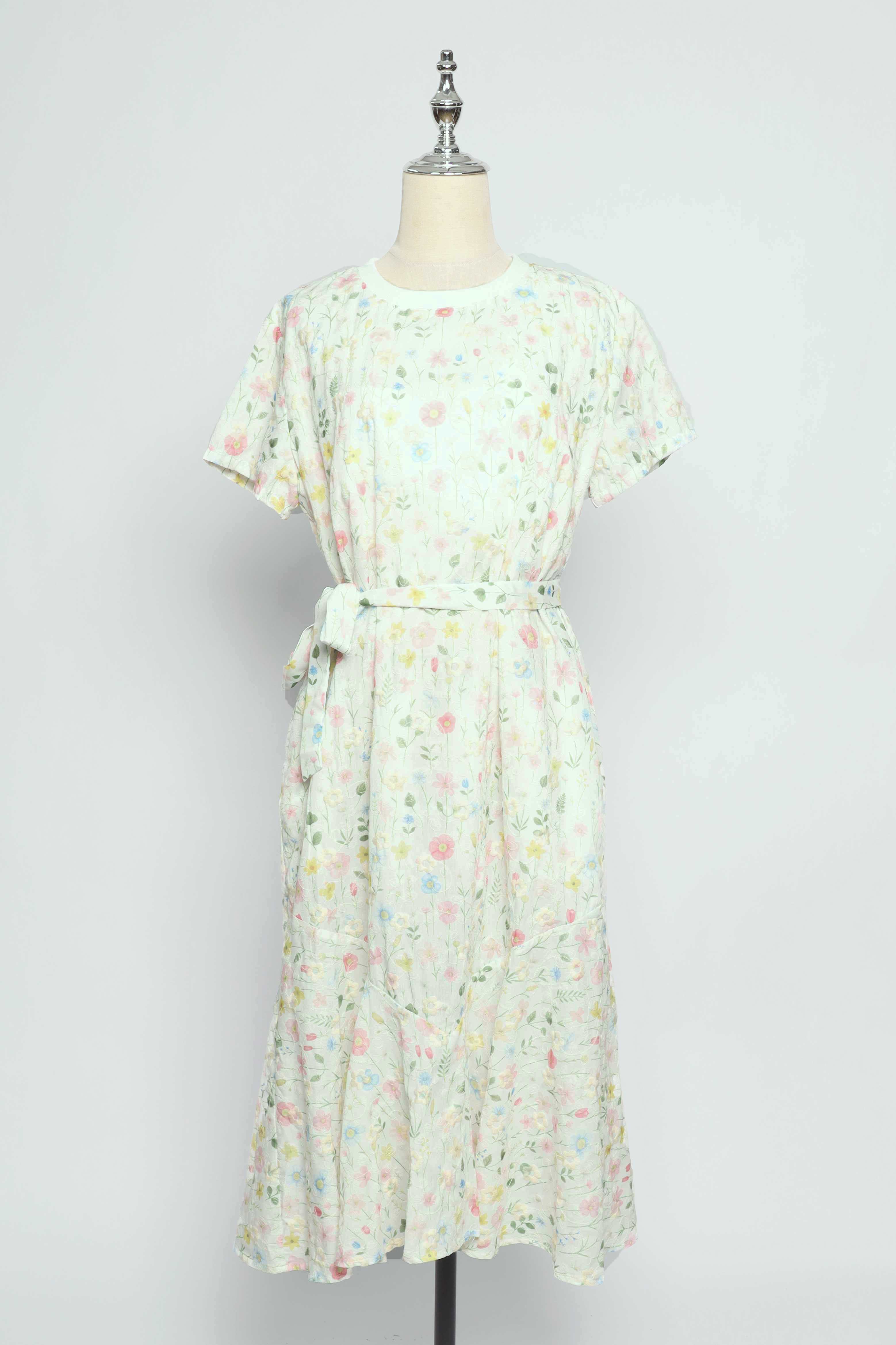 Gisele Dress in Lace Jardin