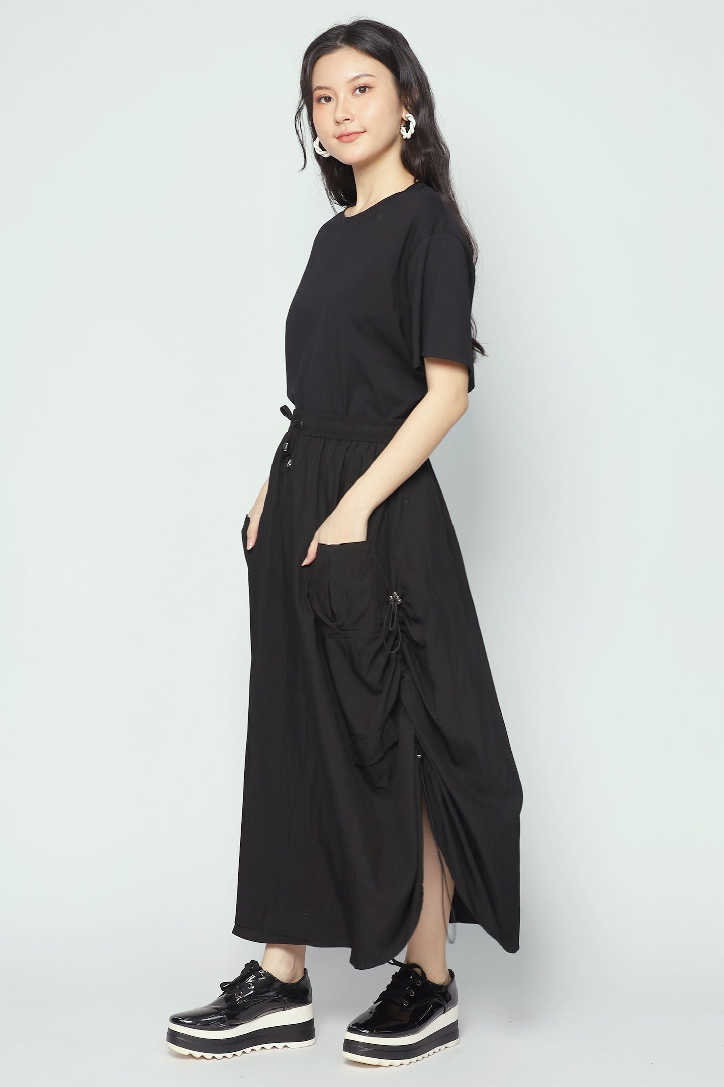 Hyuna Cargo Skirt in Black
