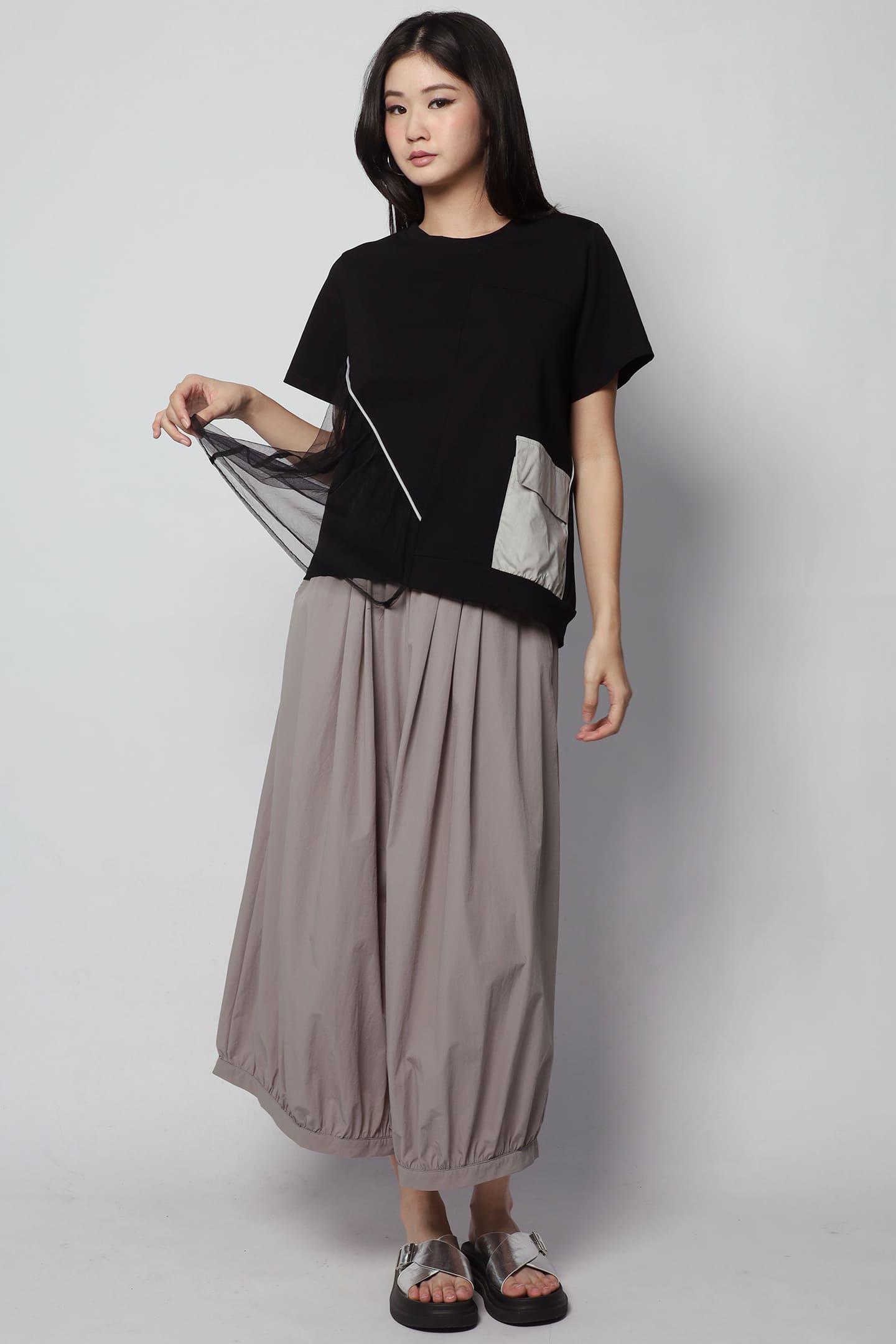 Backorders Handie Pocket Top in Black