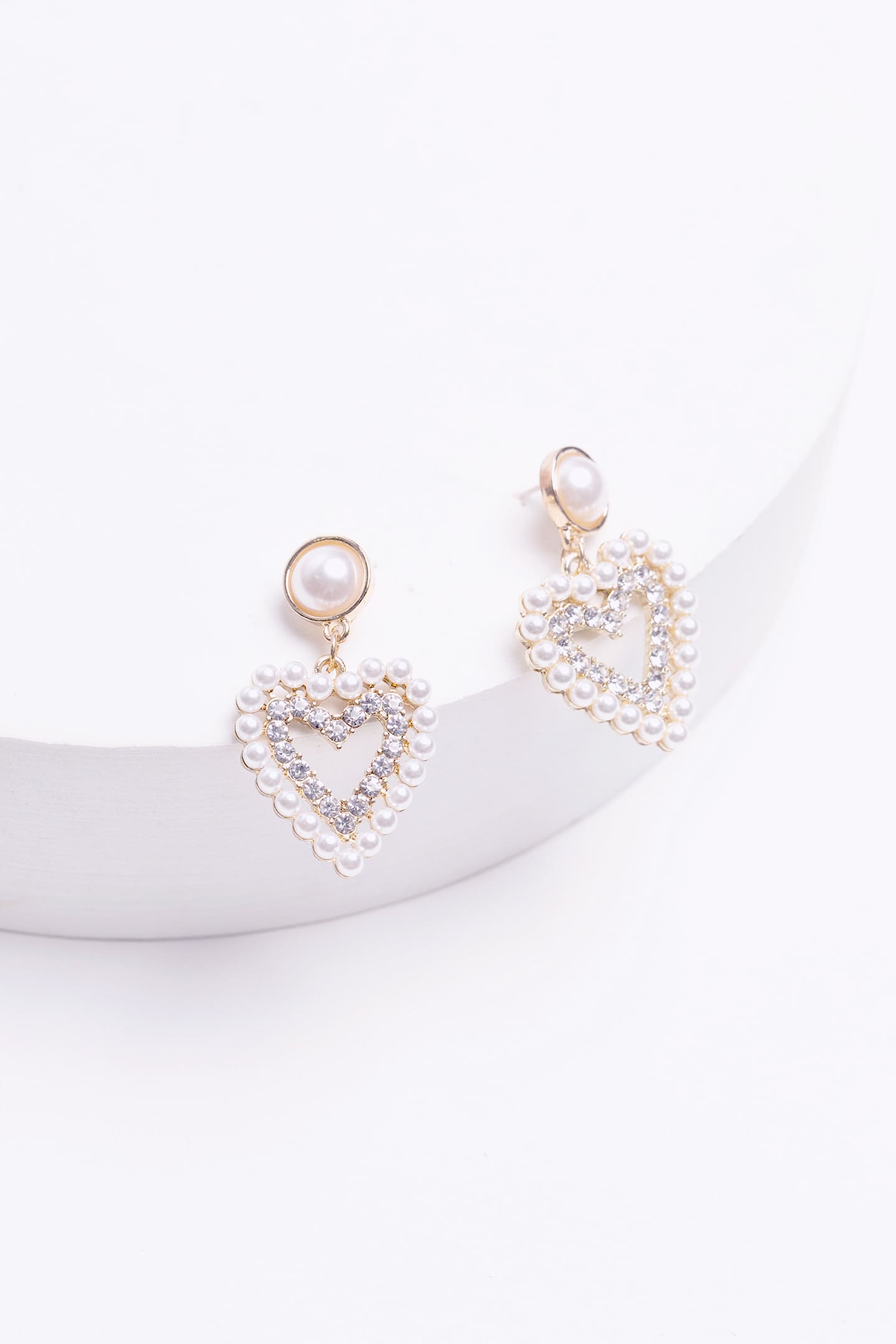 Heart Pearl Dangling Earrings