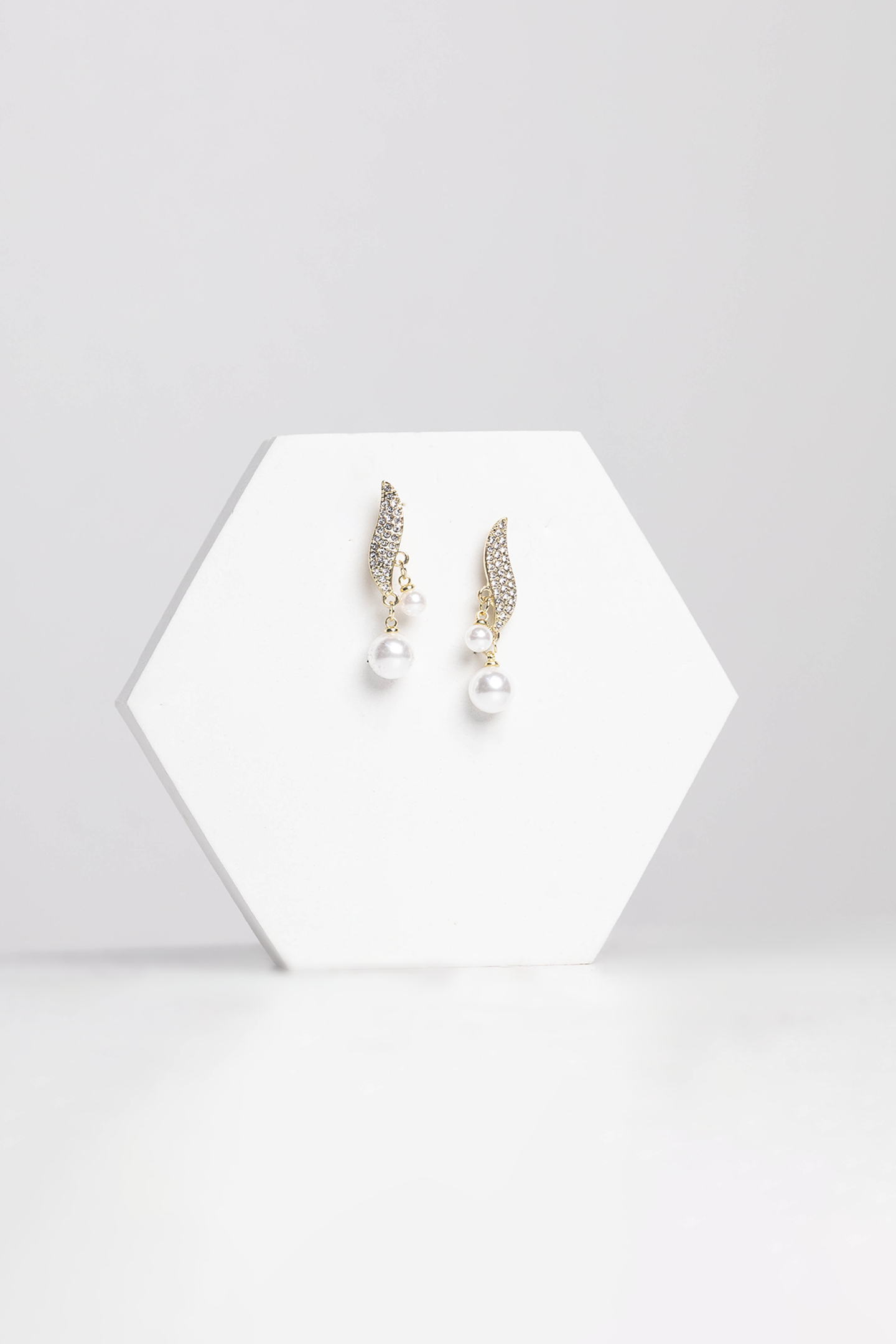 Gideon Leaf Drop Leaves Earrings