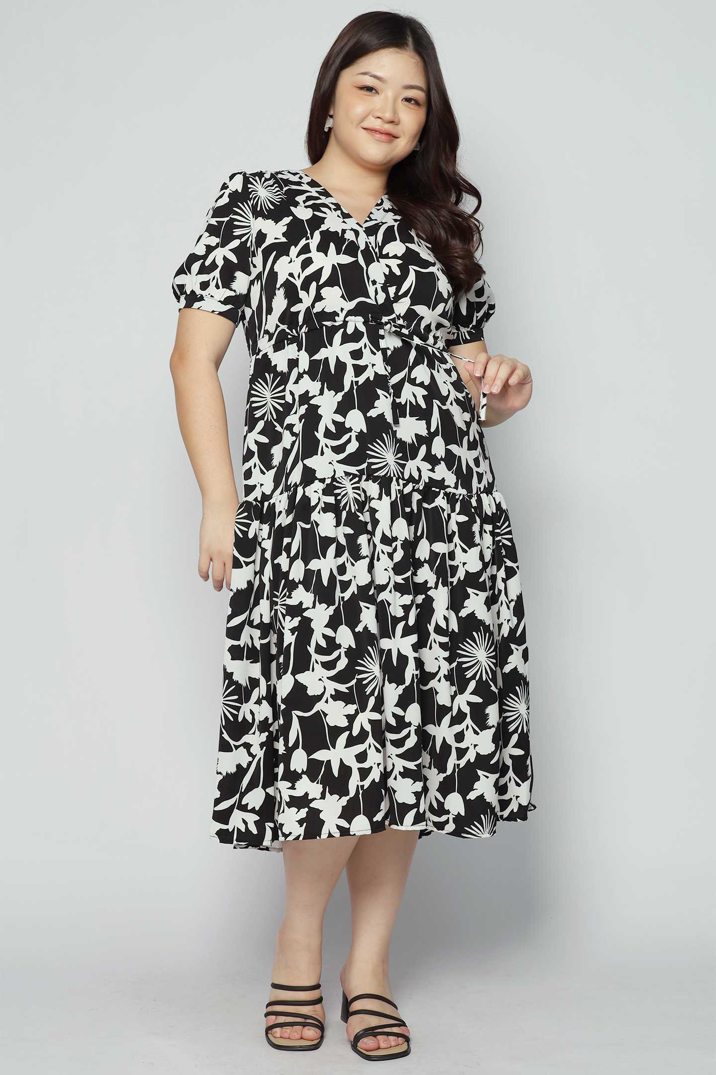 Kerine Dress in BW Flowers