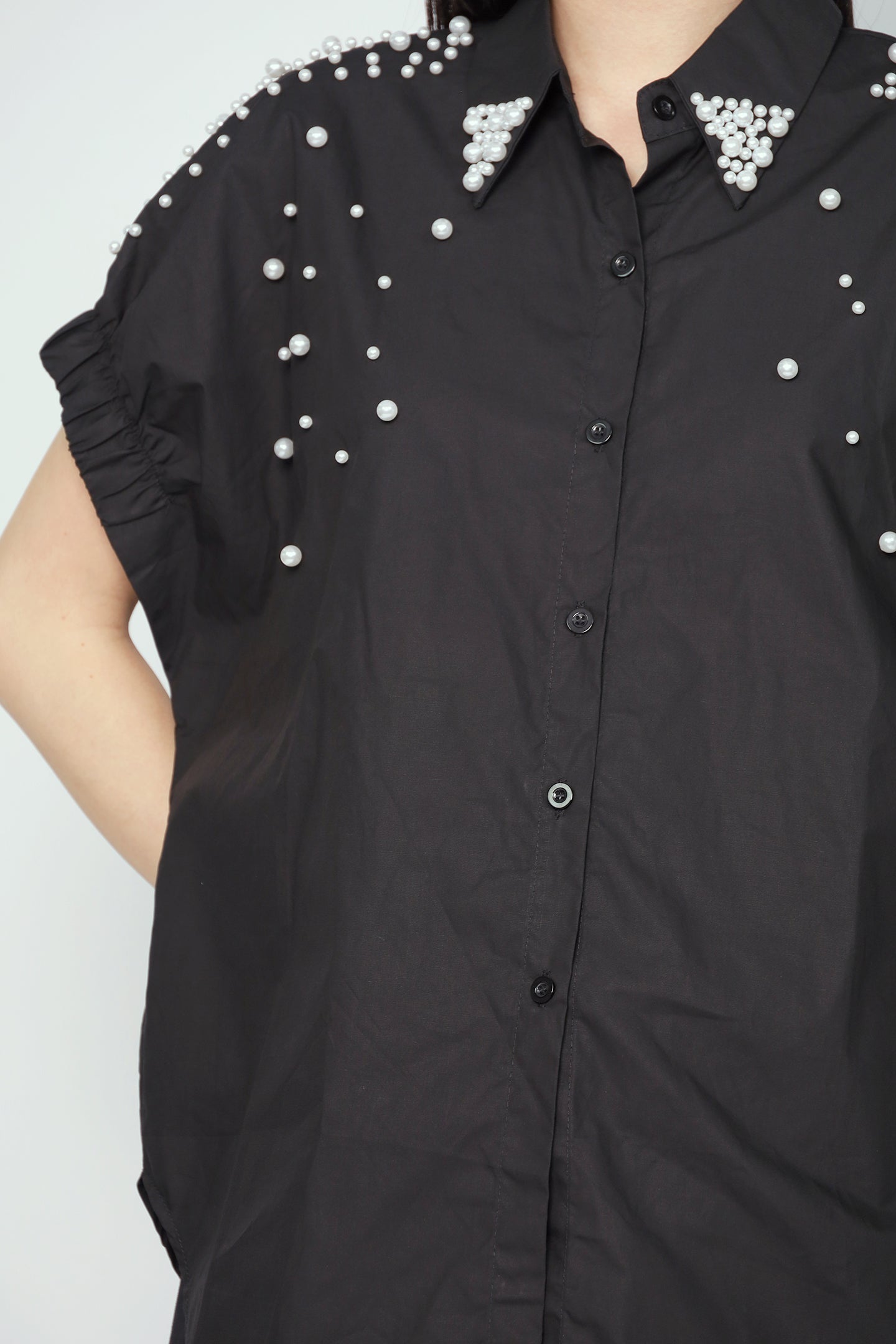 Ling Pearl Top in Black
