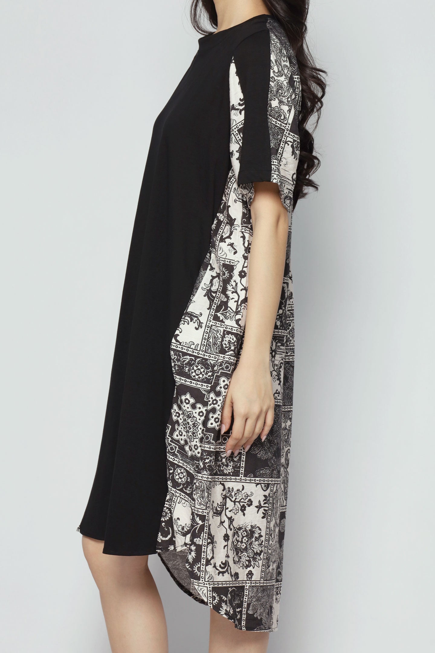 Lee Dress in Monochrome Paisley
