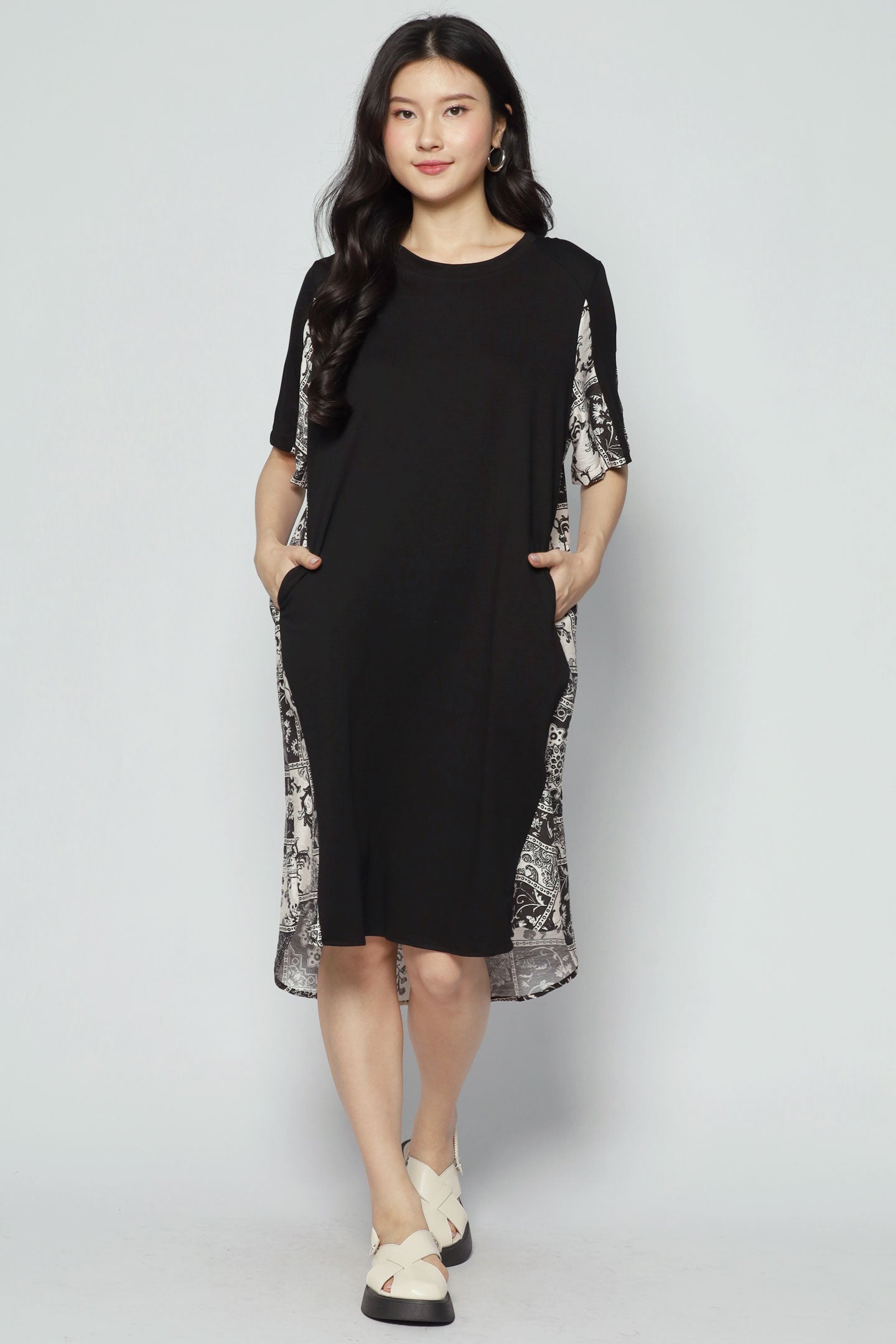 Lee Dress in Monochrome Paisley
