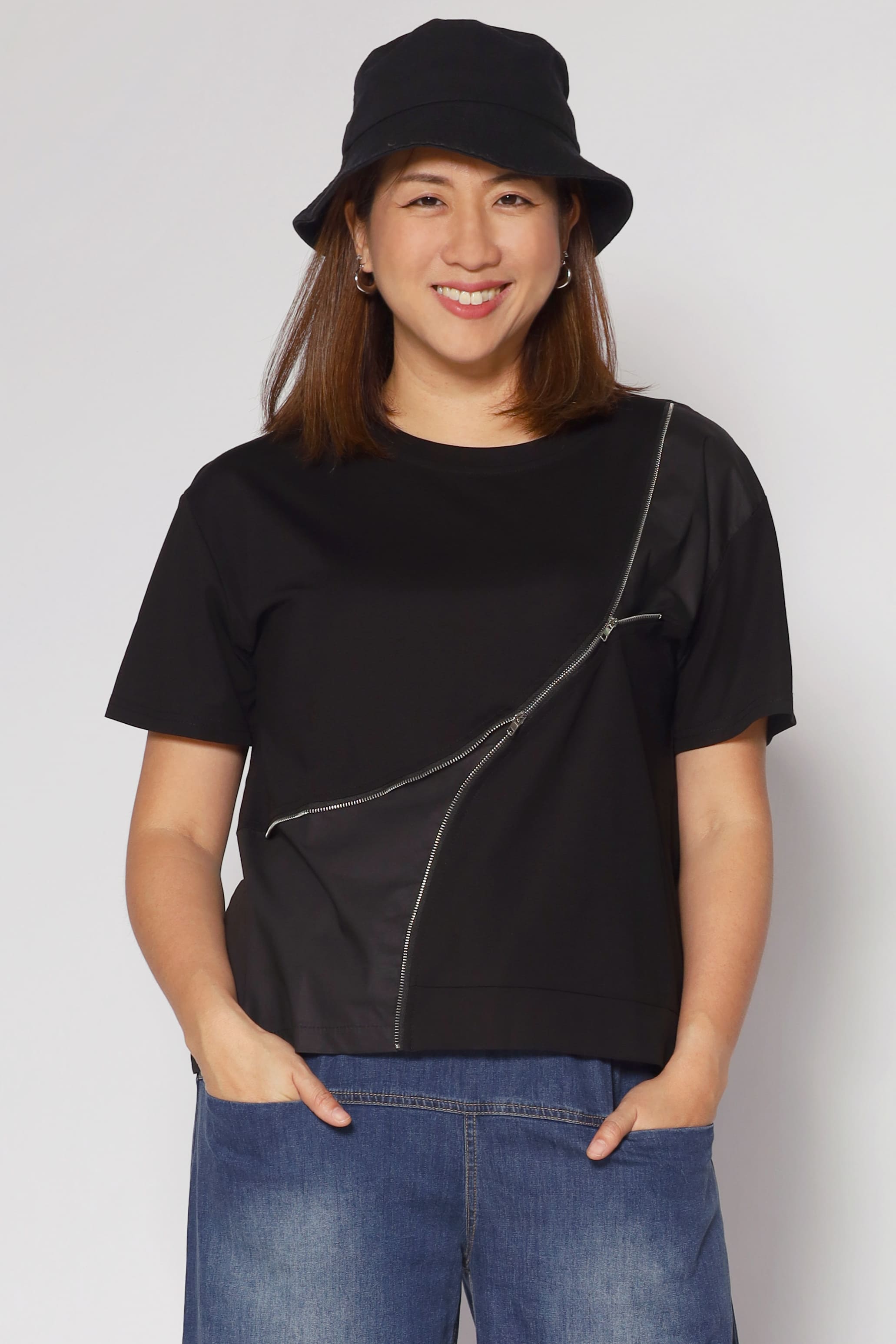 Mully Zipper Top in Black