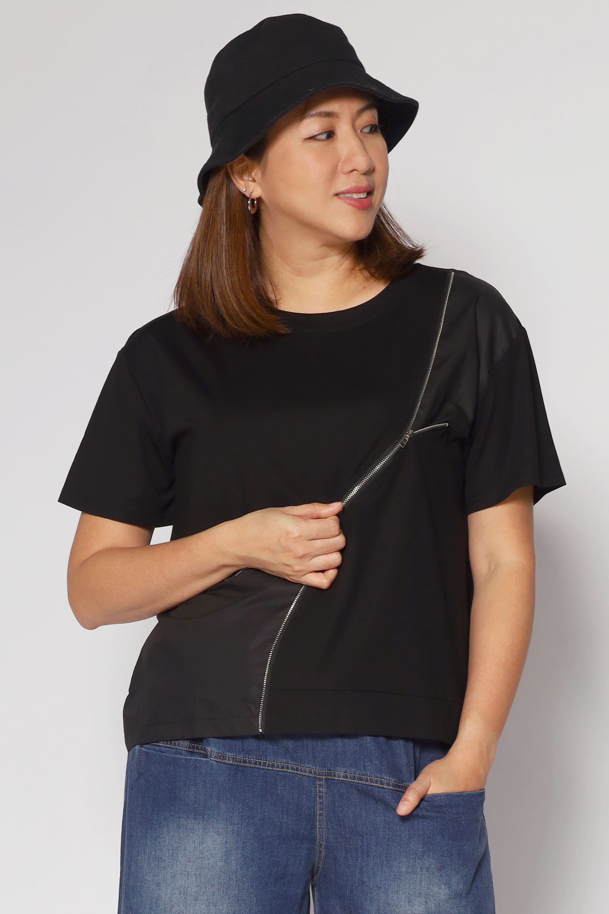 Mully Zipper Top in Black