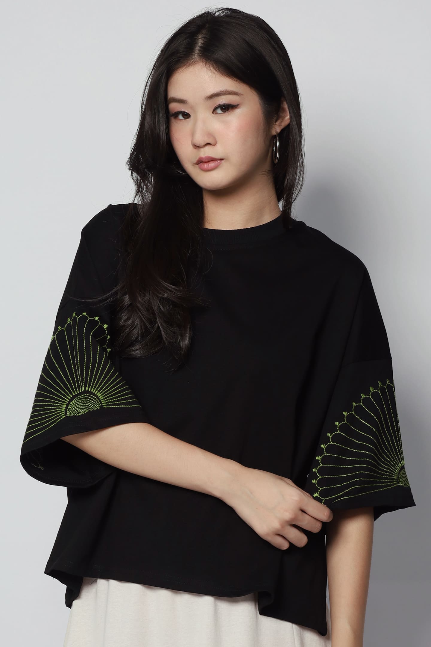 Backorders Peipei Embroidered Sleeves Top in Black
