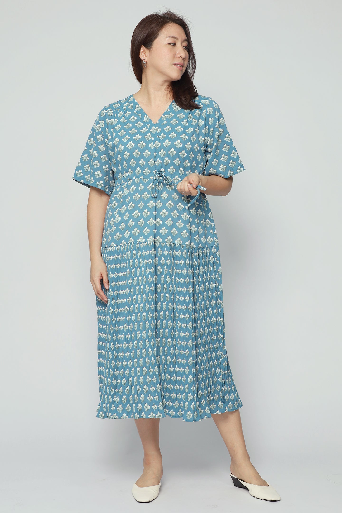 Backorders Ramie Dress in Blue Floral