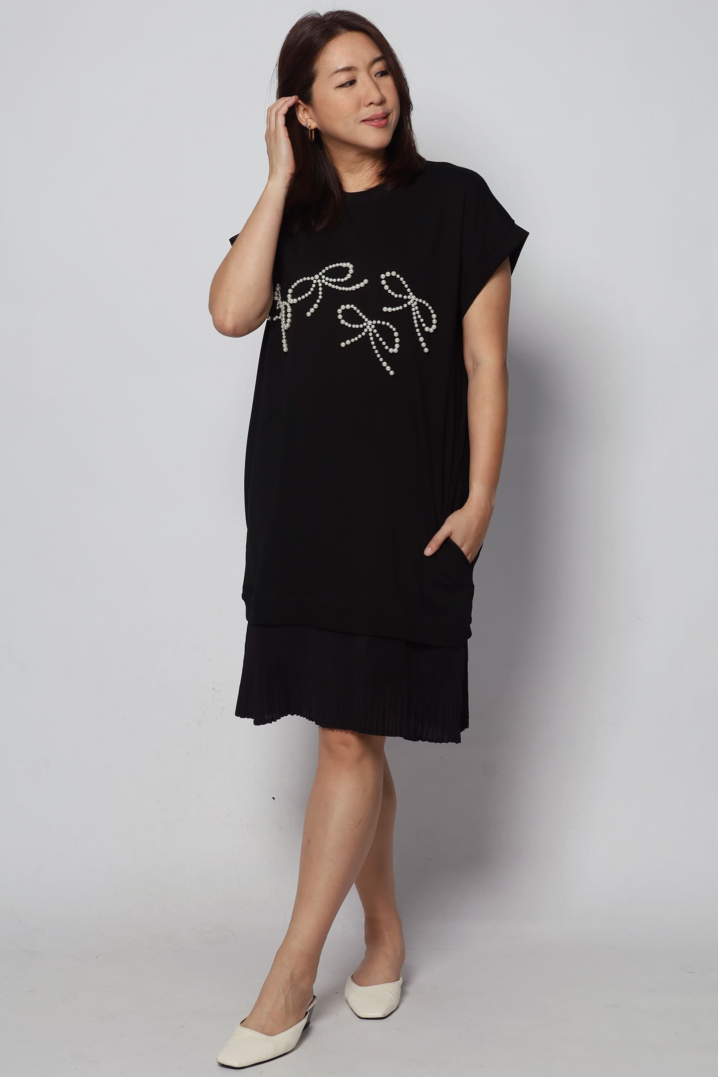 Ribbon Pearl Dress in Black