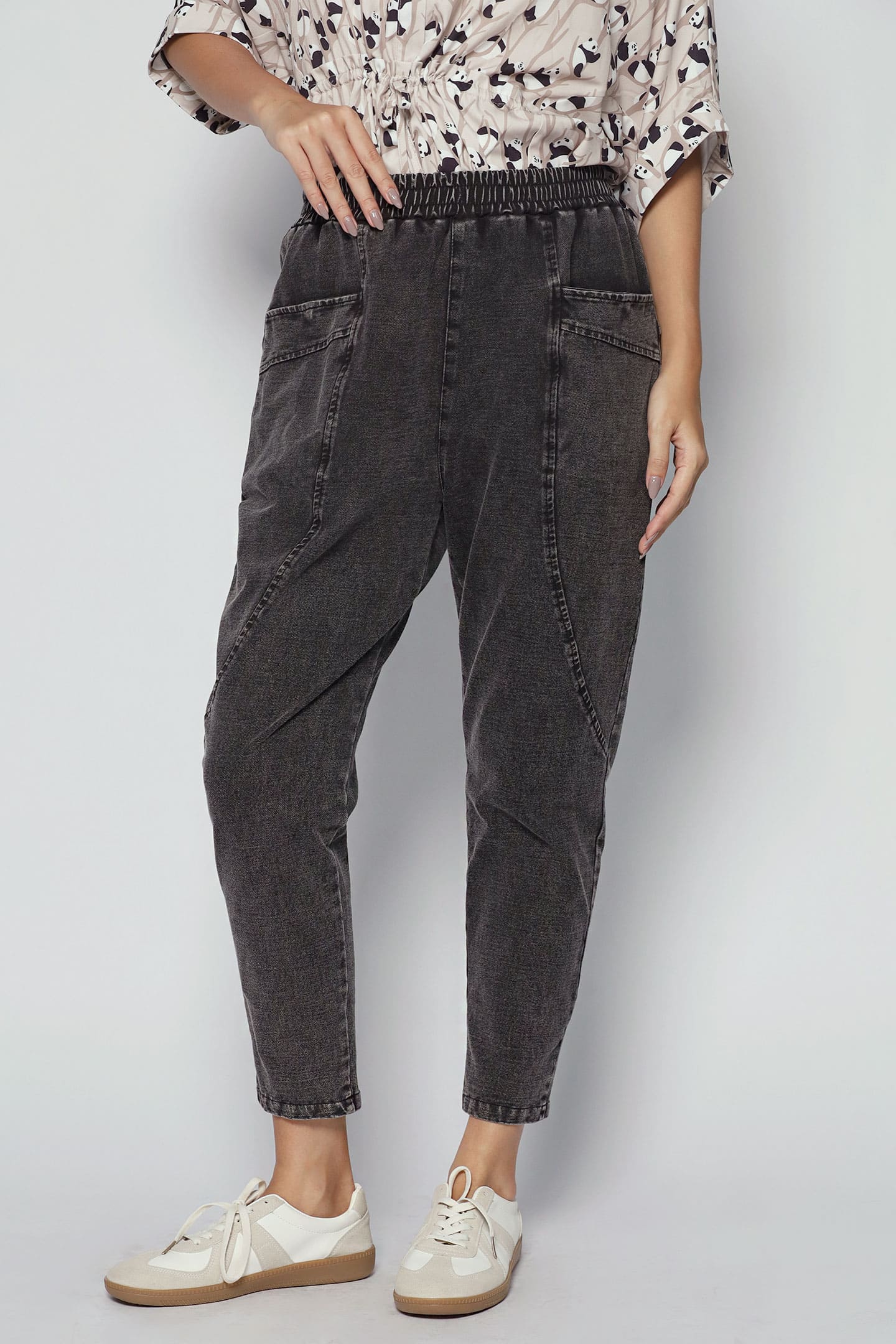 Backorders Tove Pants in Black