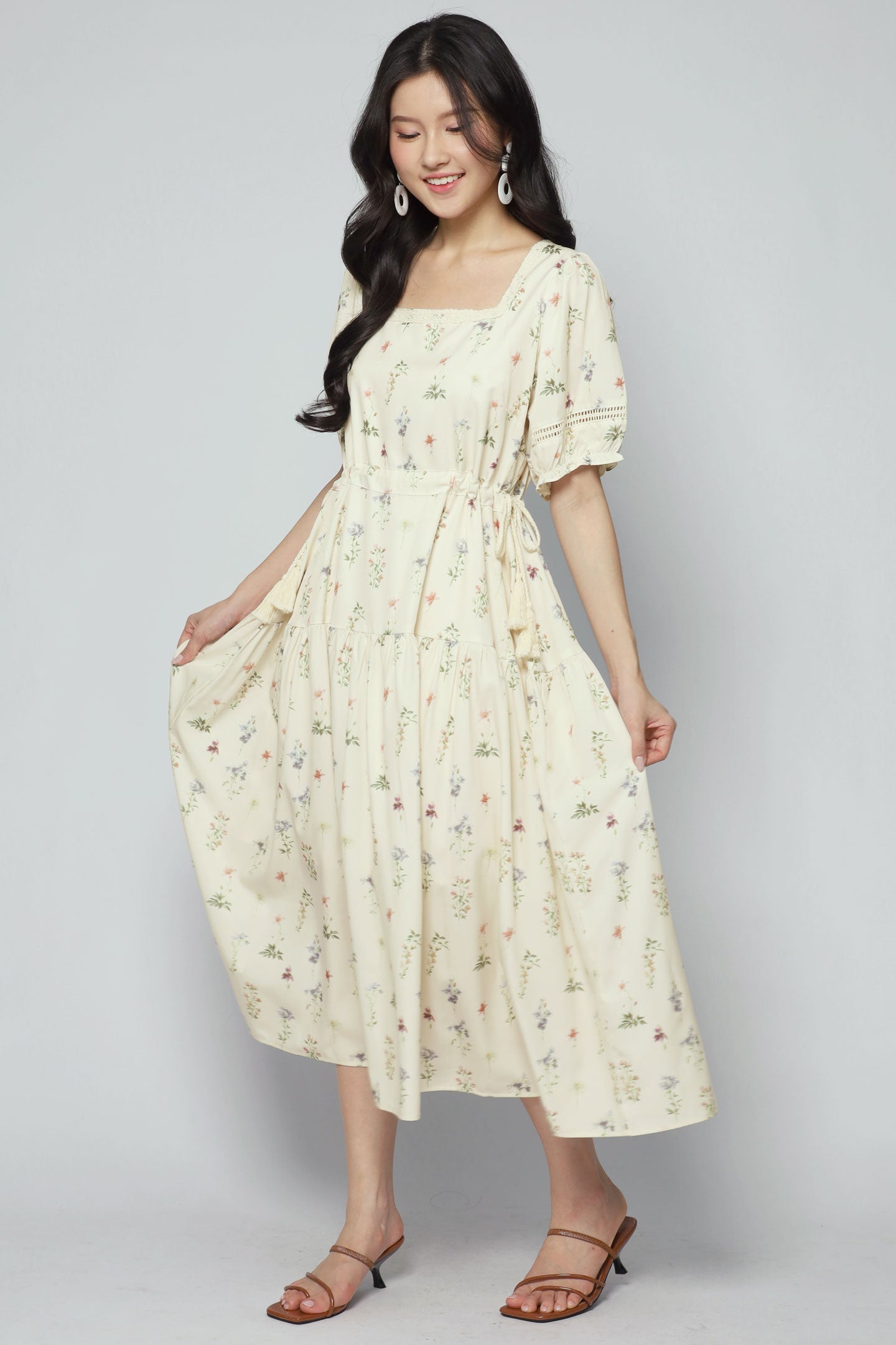 Victoria Dress in Floral Field
