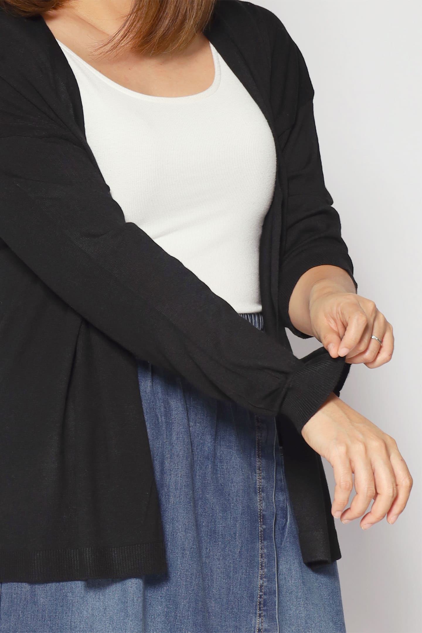 Yenti Cardigan in Black