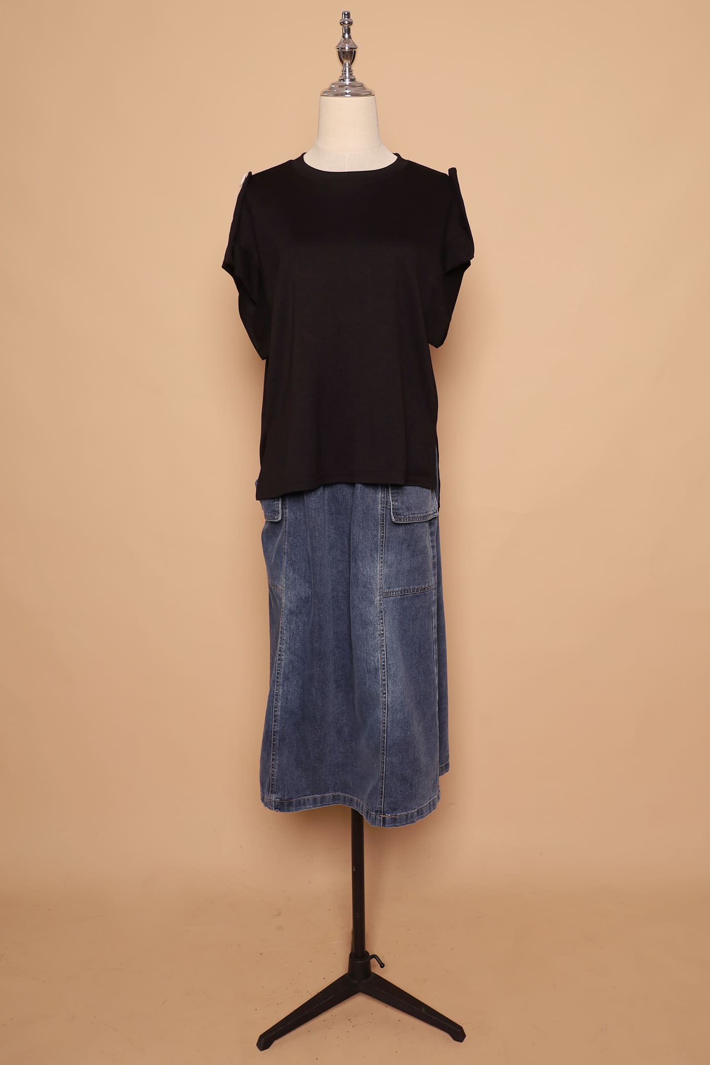 PO - Zoanne Button Shoulder Top in Black