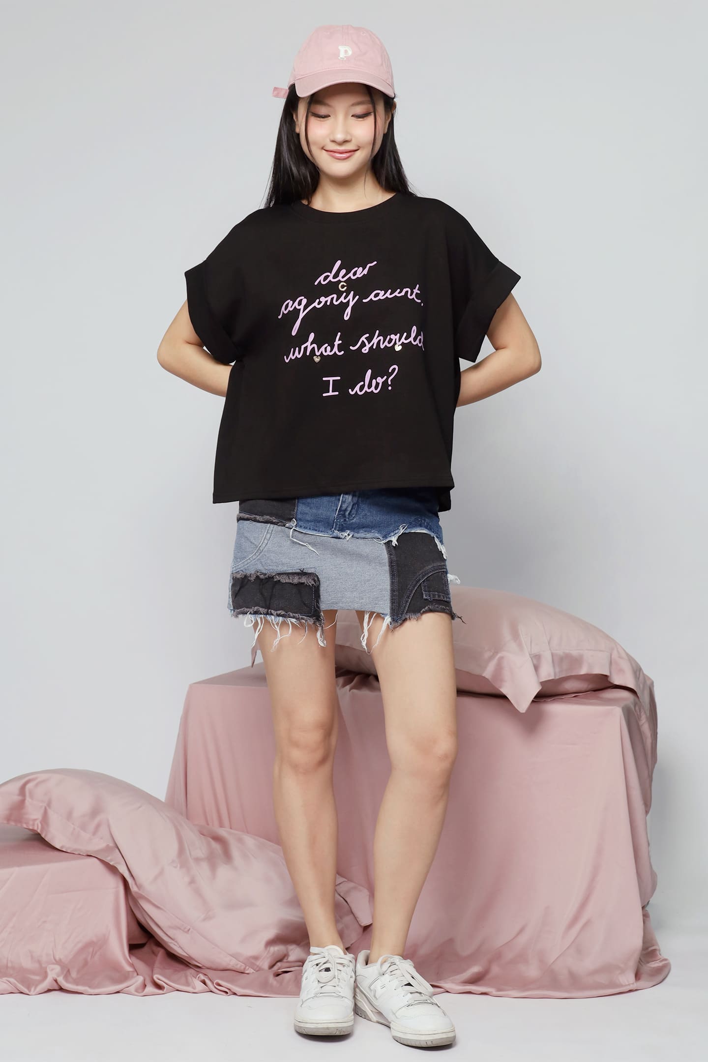 JOY - Aunt Agony Printed Tee in Black Pink