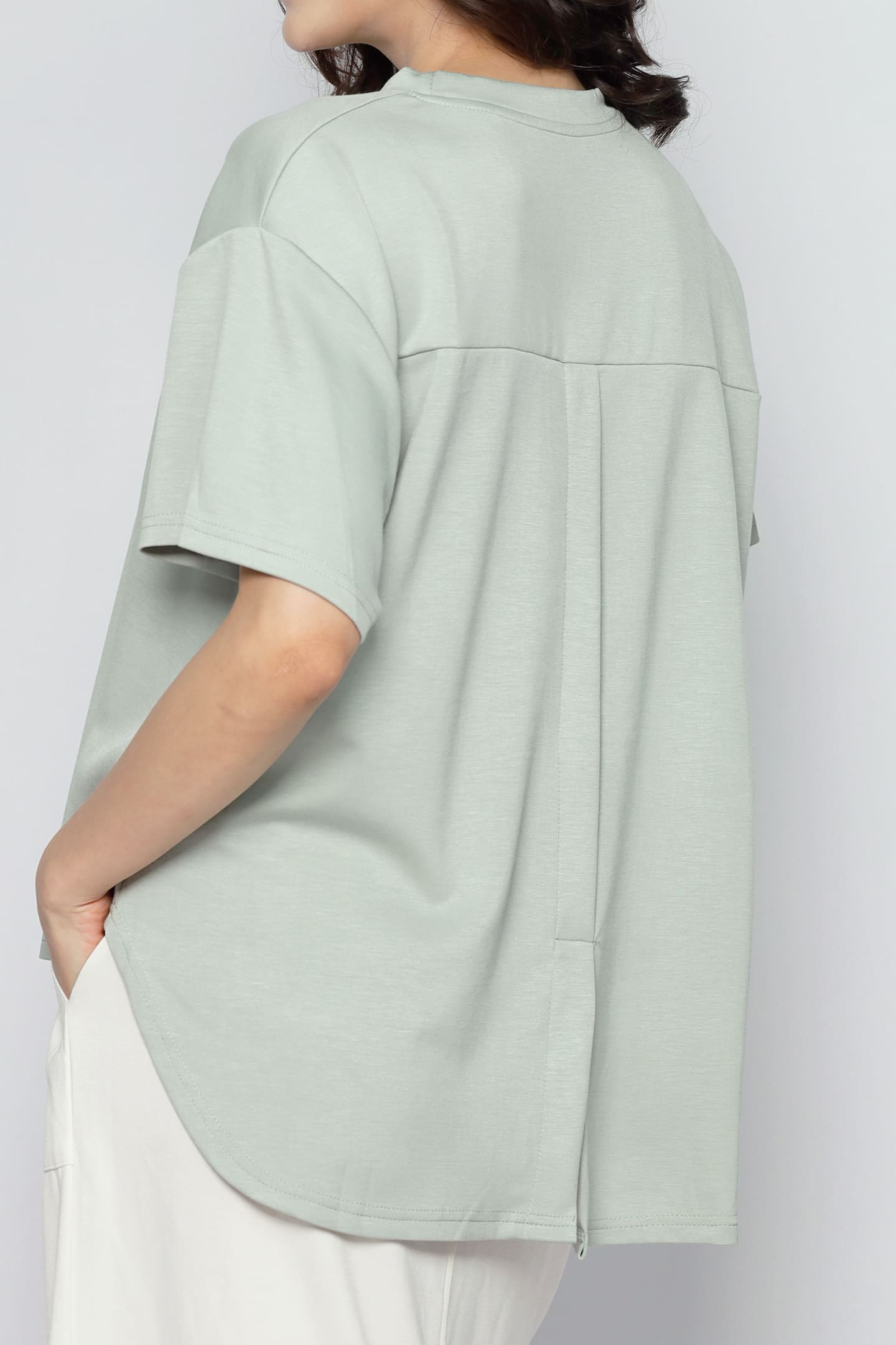 JOY - Airy Top in Green
