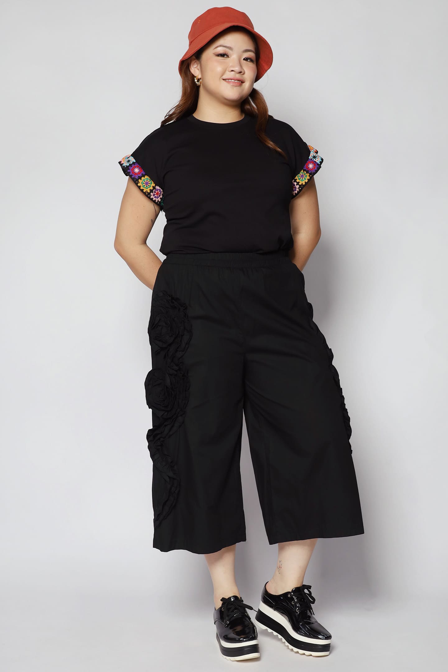 Aly Rosette Culottes Pants in Black