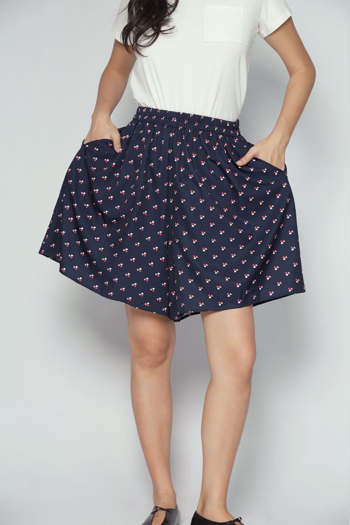 Ari Shorts in Trio Heart