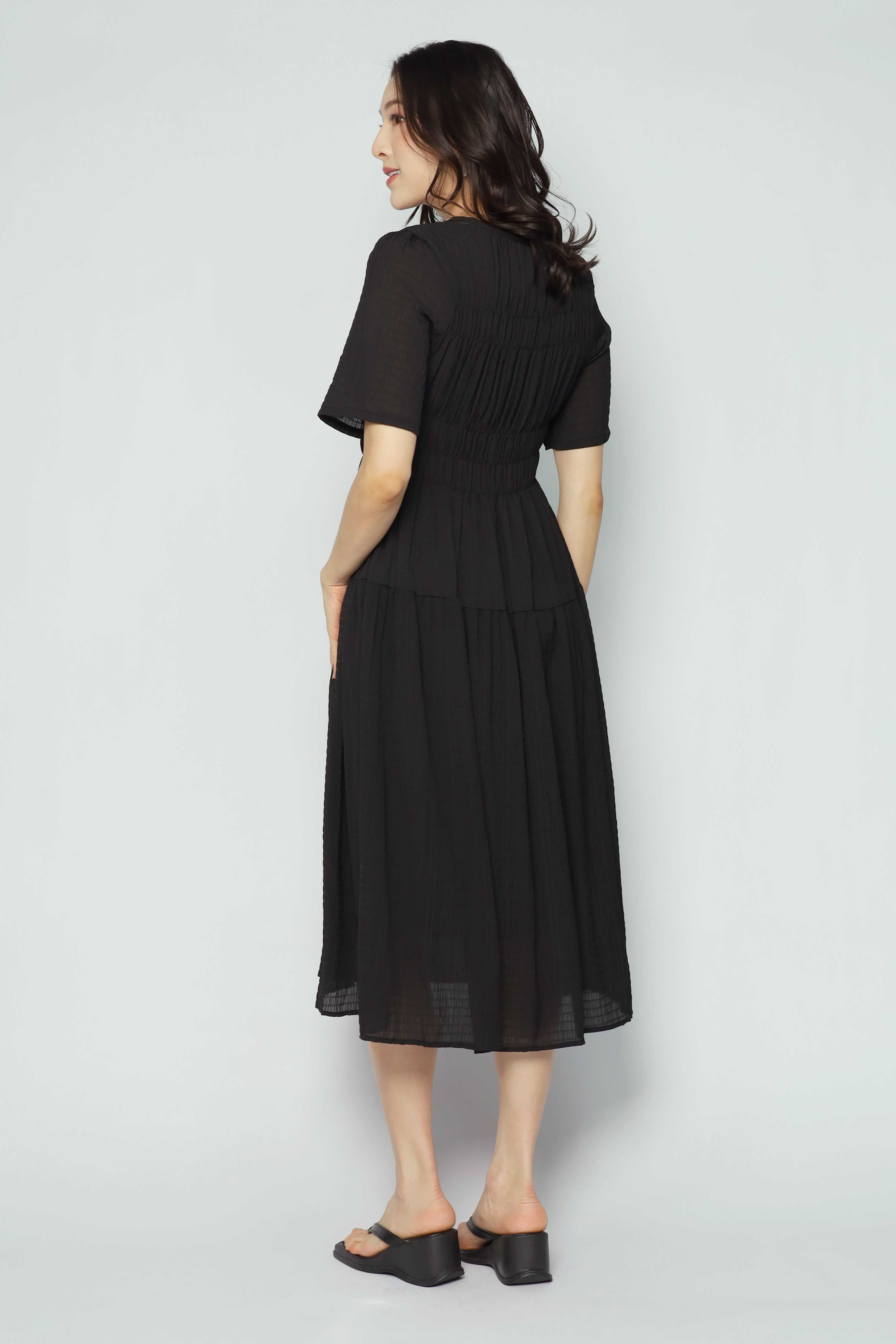 Backorders Astha Dress in Black
