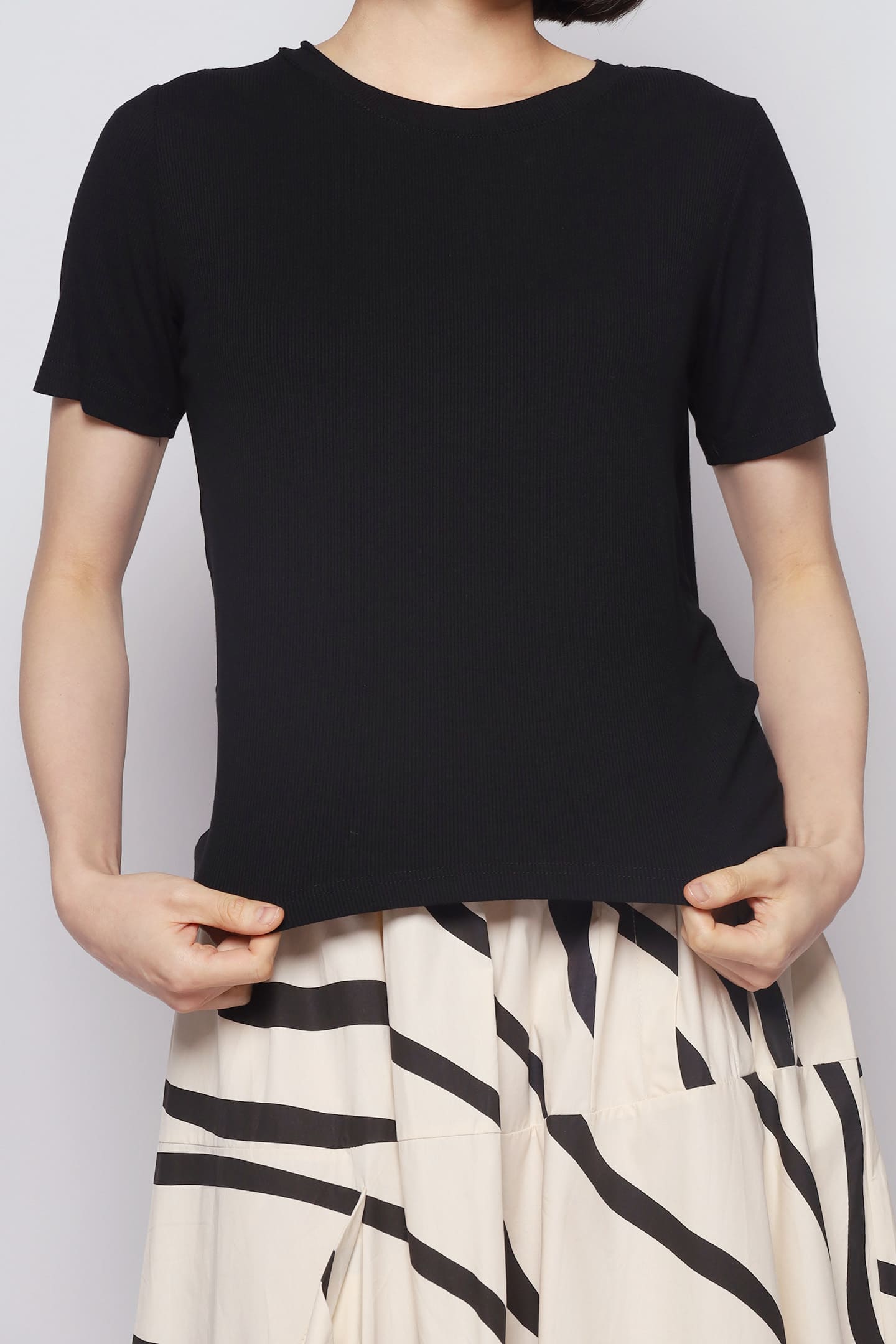 Basic Round Neck Top in Black