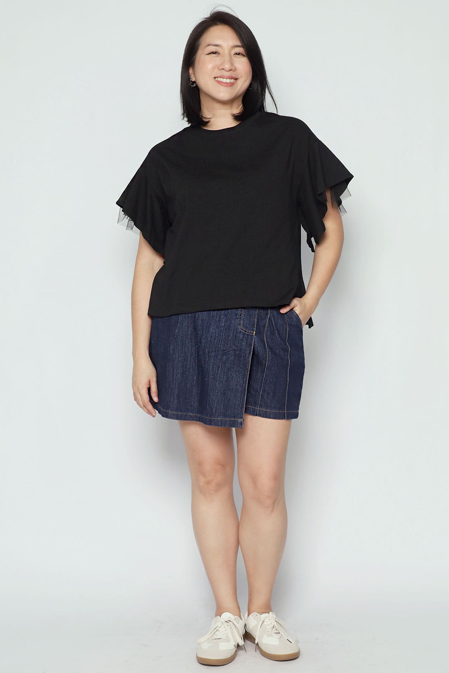 Benett Netted Sleeves Top in Black