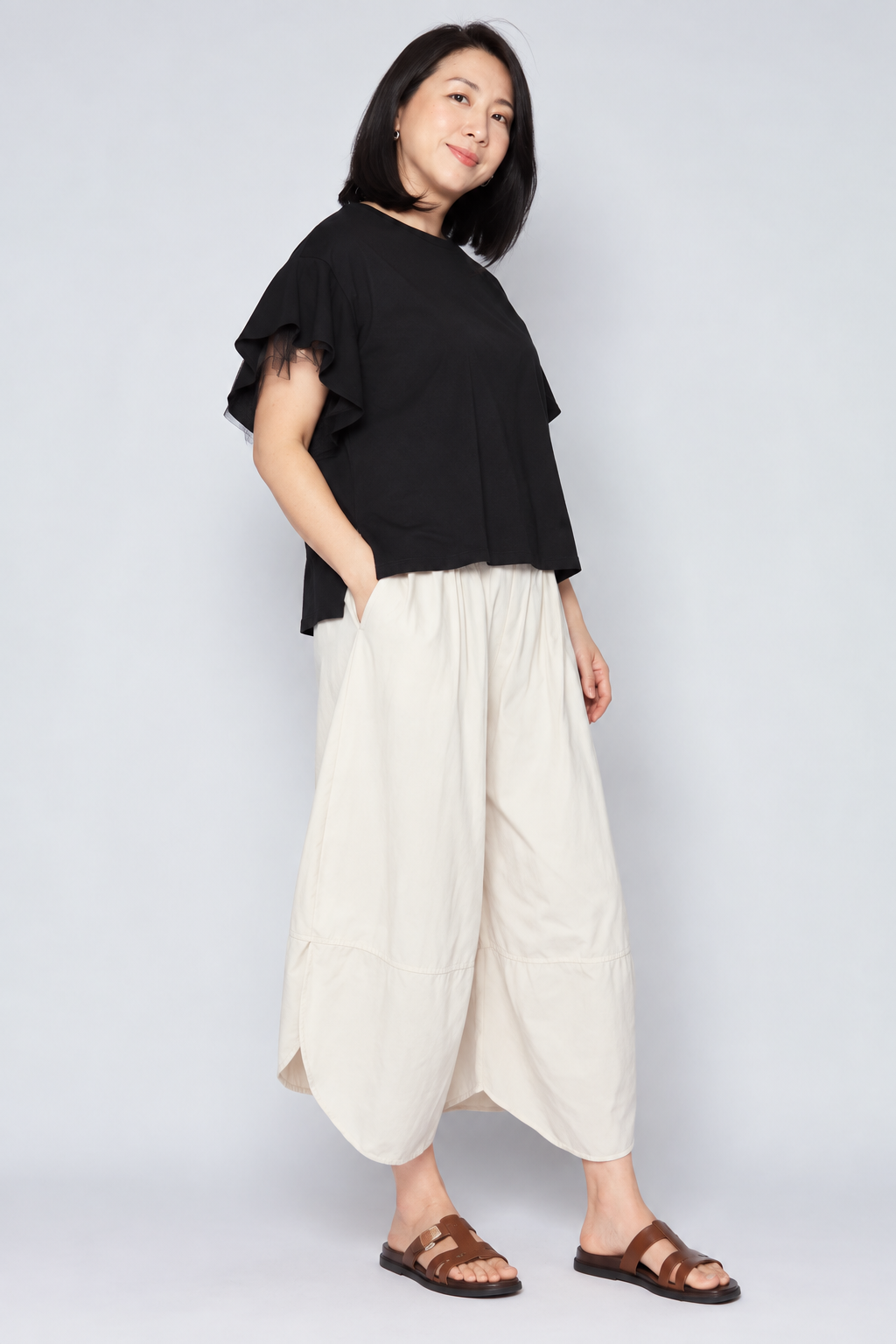Benett Netted Sleeves Top in Black