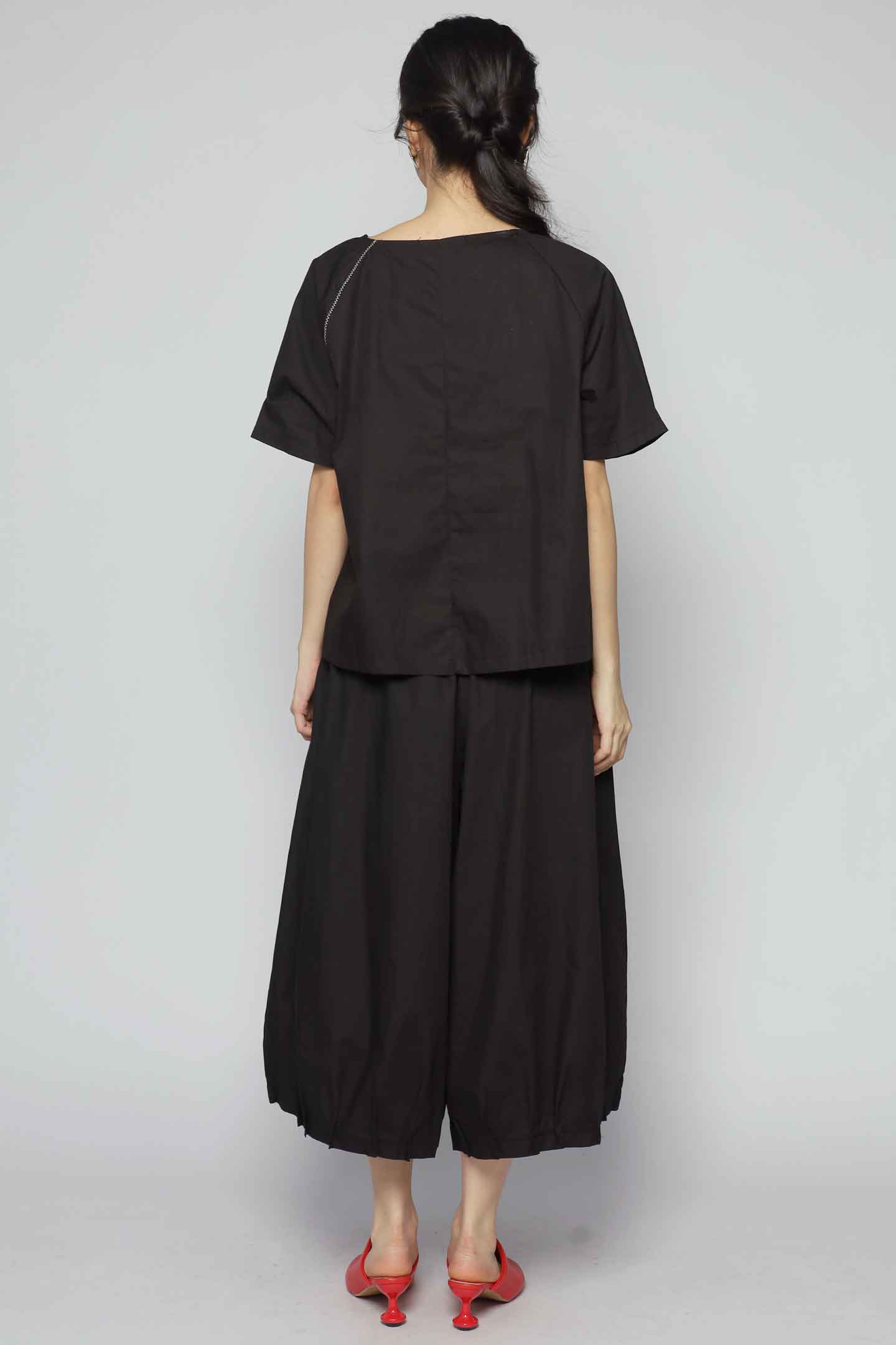 Divinia Multi Polkadot Top in Black