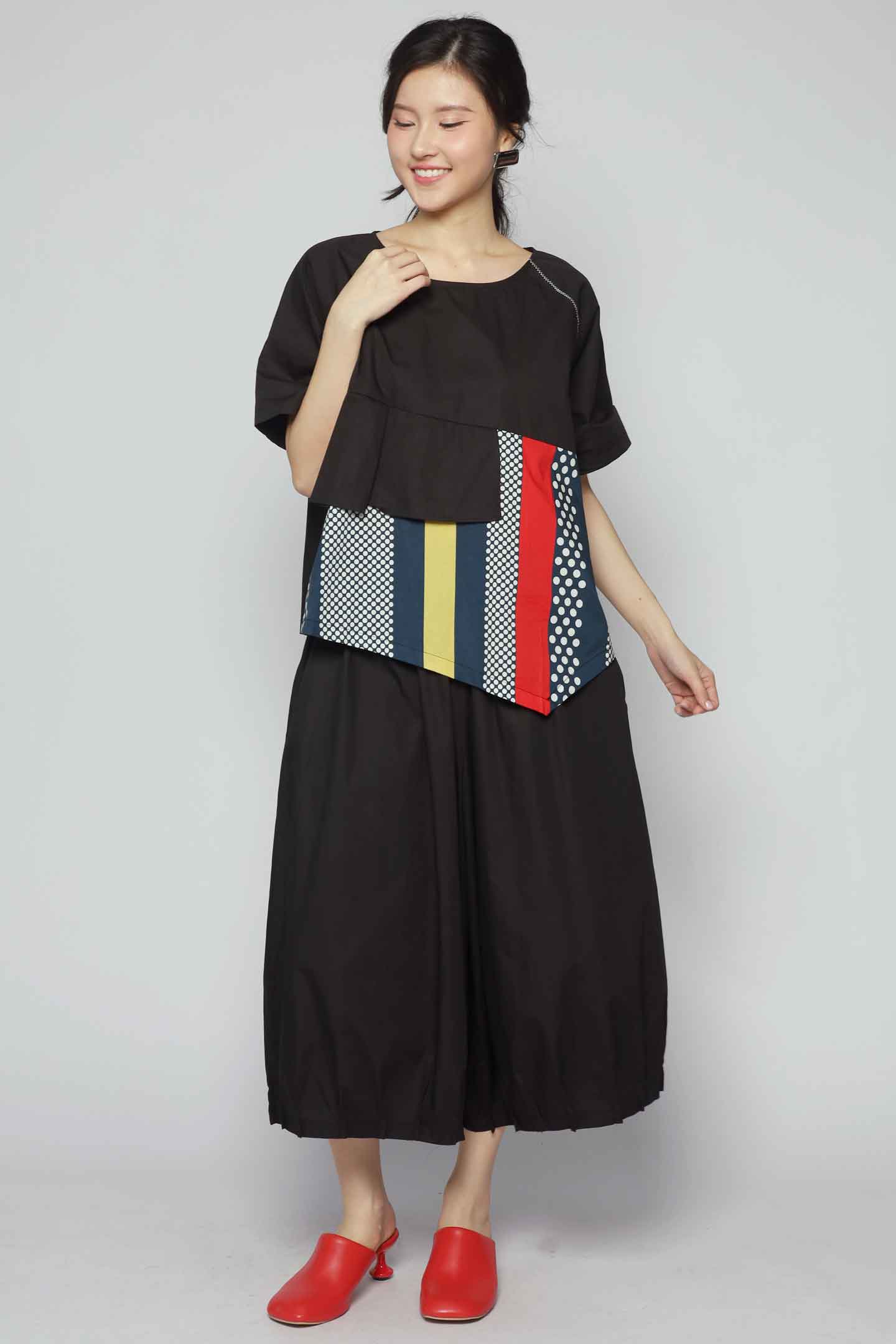 Divinia Multi Polkadot Top in Black