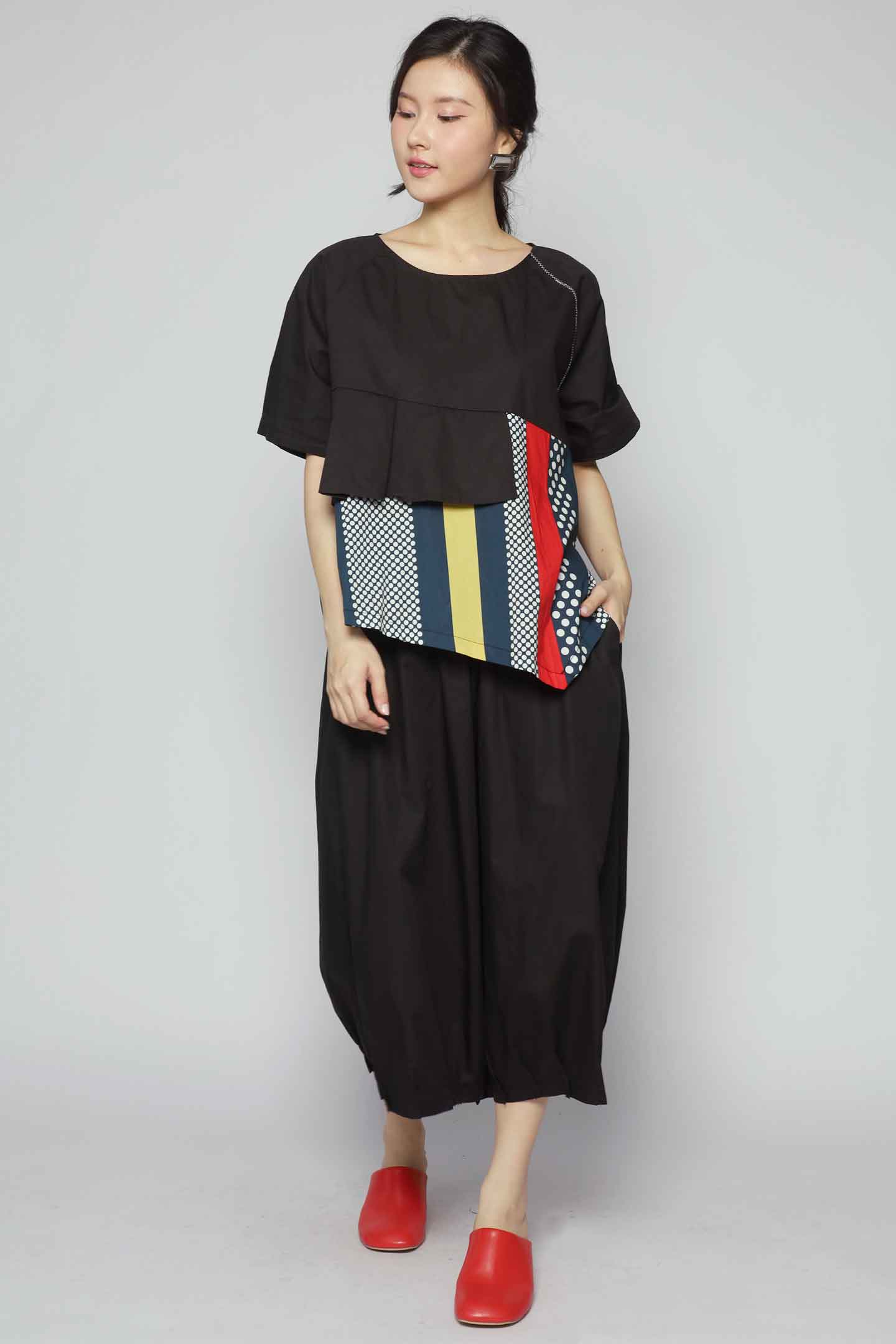 Divinia Multi Polkadot Top in Black