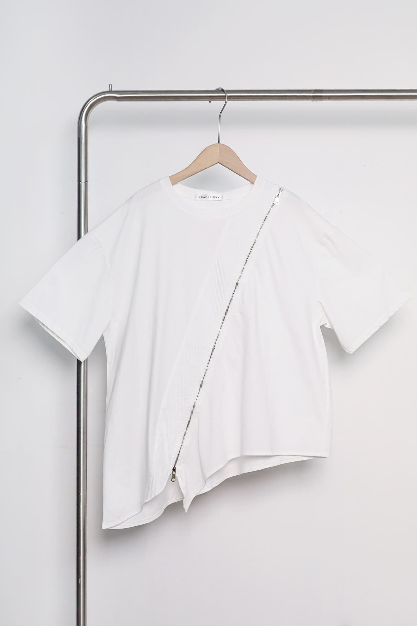 Easy By TE - Dolla Zipper Top in White