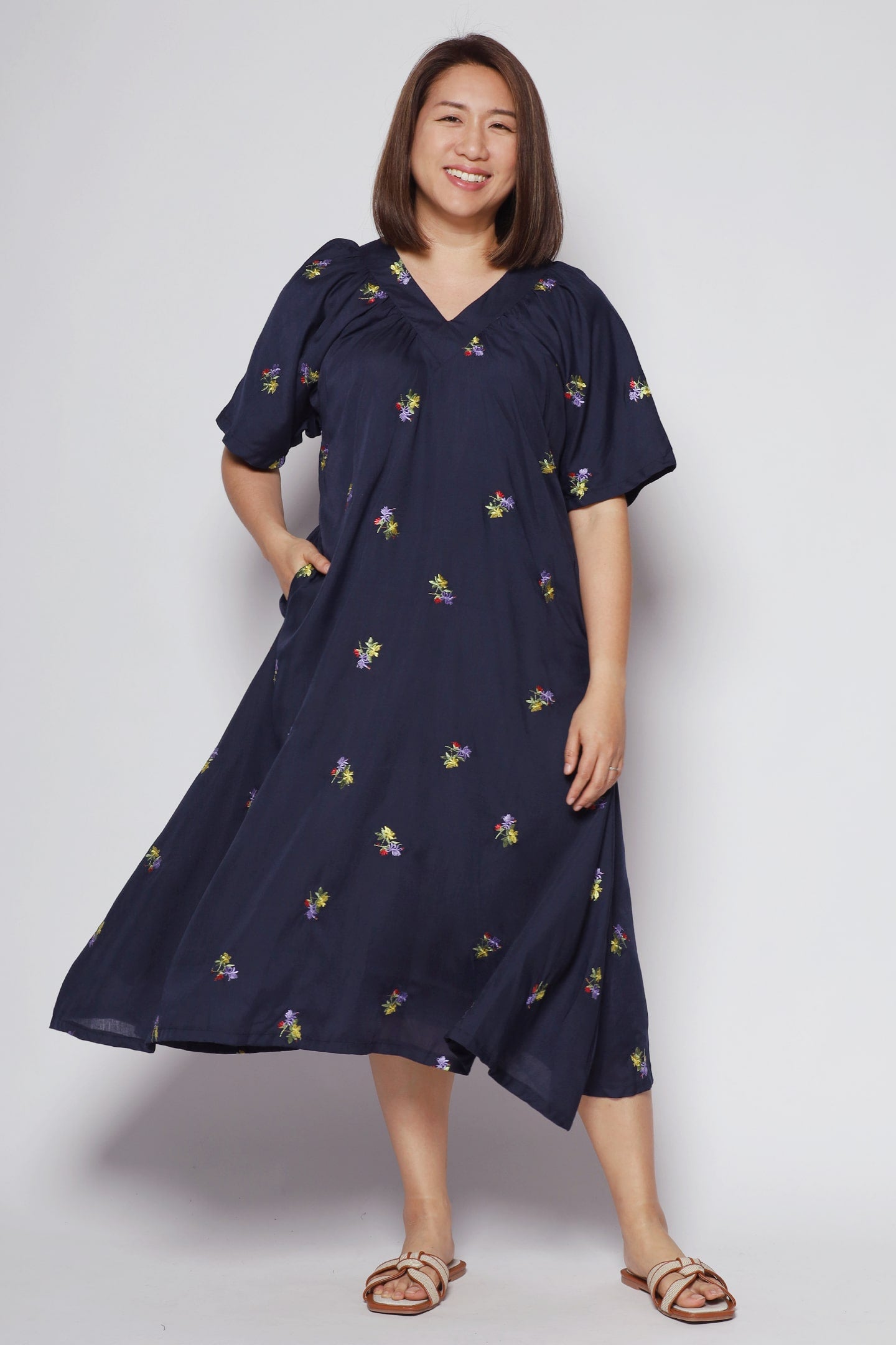 Whitney V Dress in Holly Embroidery