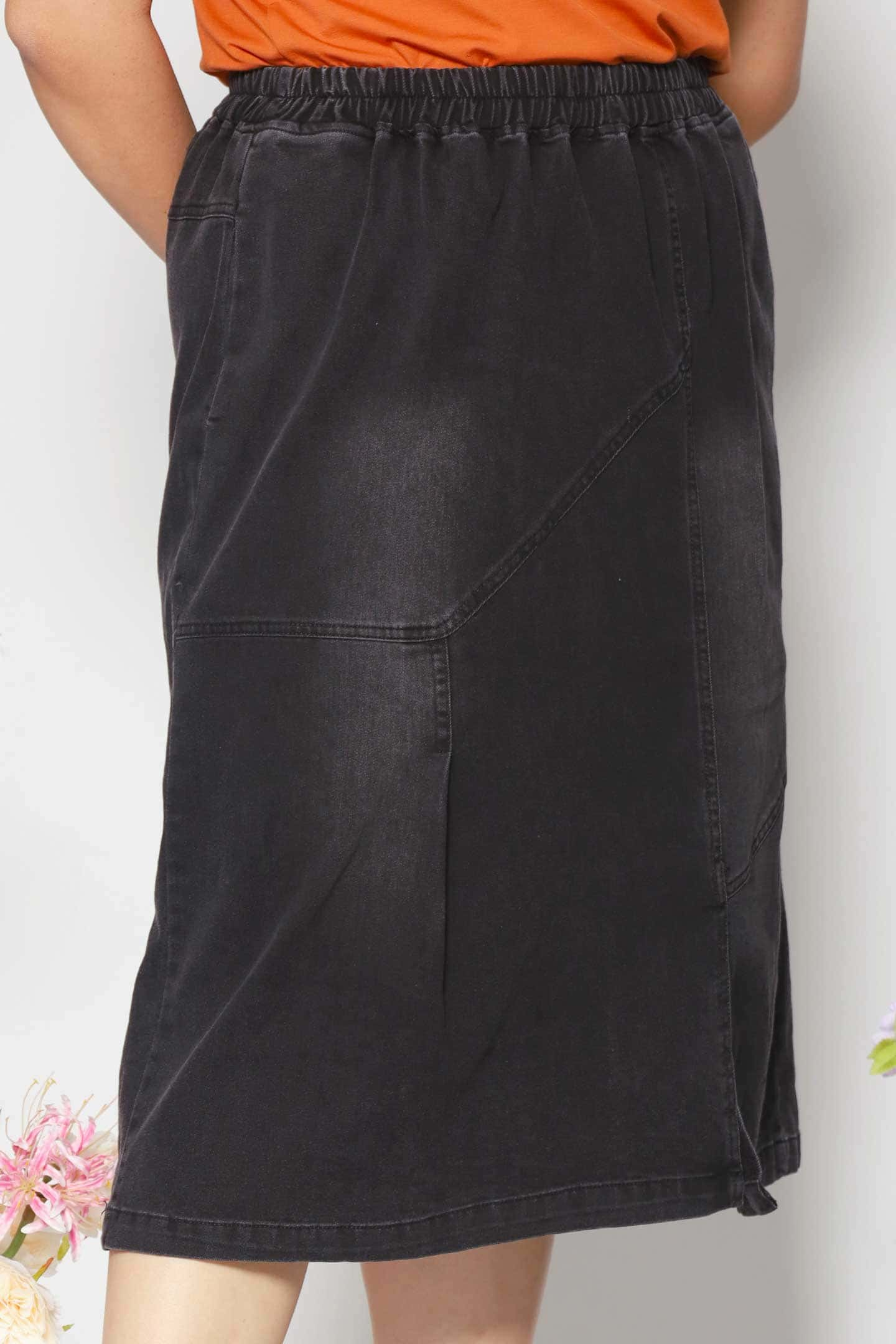 Flor Denim Skirt in Black