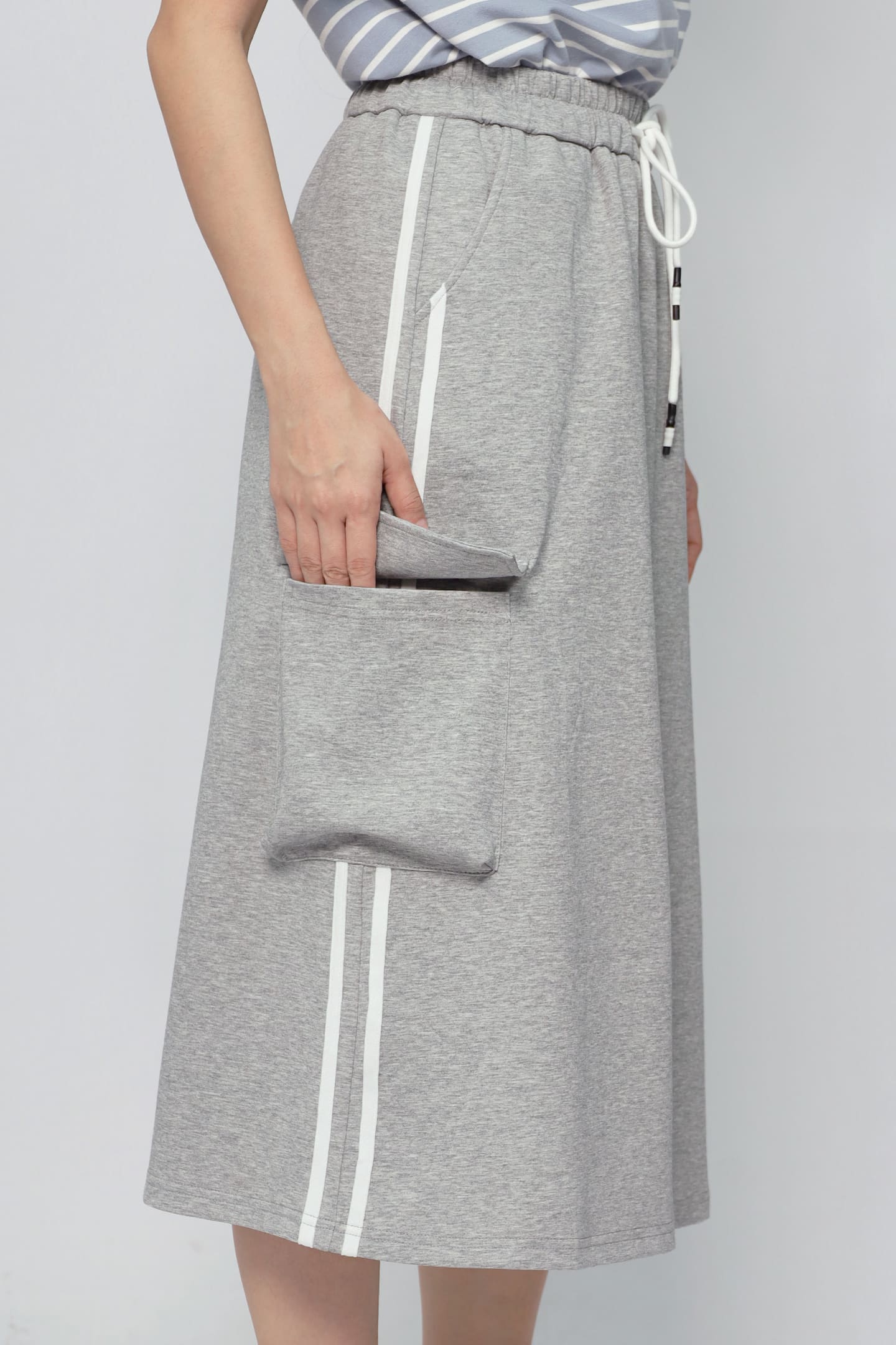 JOY - Flux Stripes Cargo Skirt in Grey