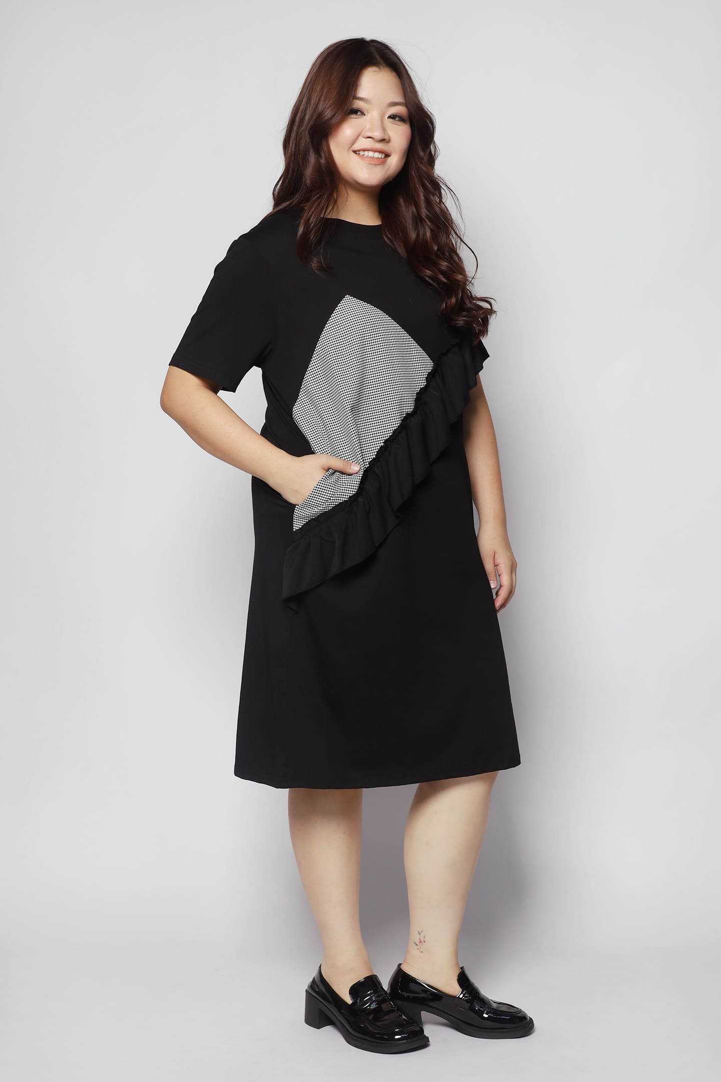 Harlan Frill Dress in Black