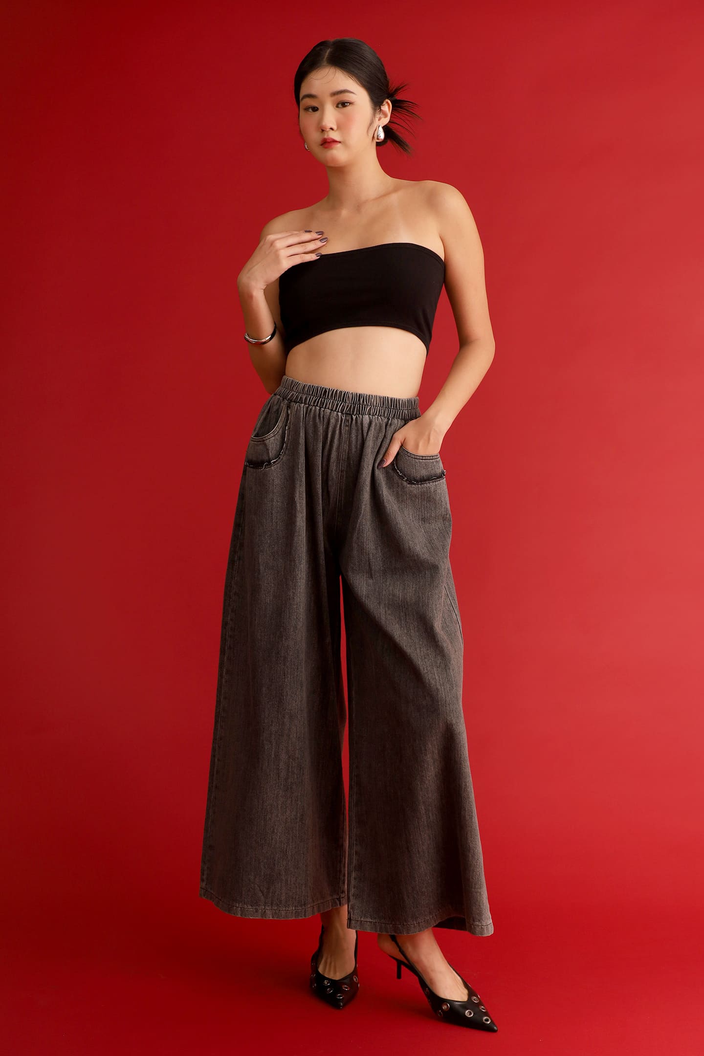 CHOSEN - Hoi Denim Jeans in Black